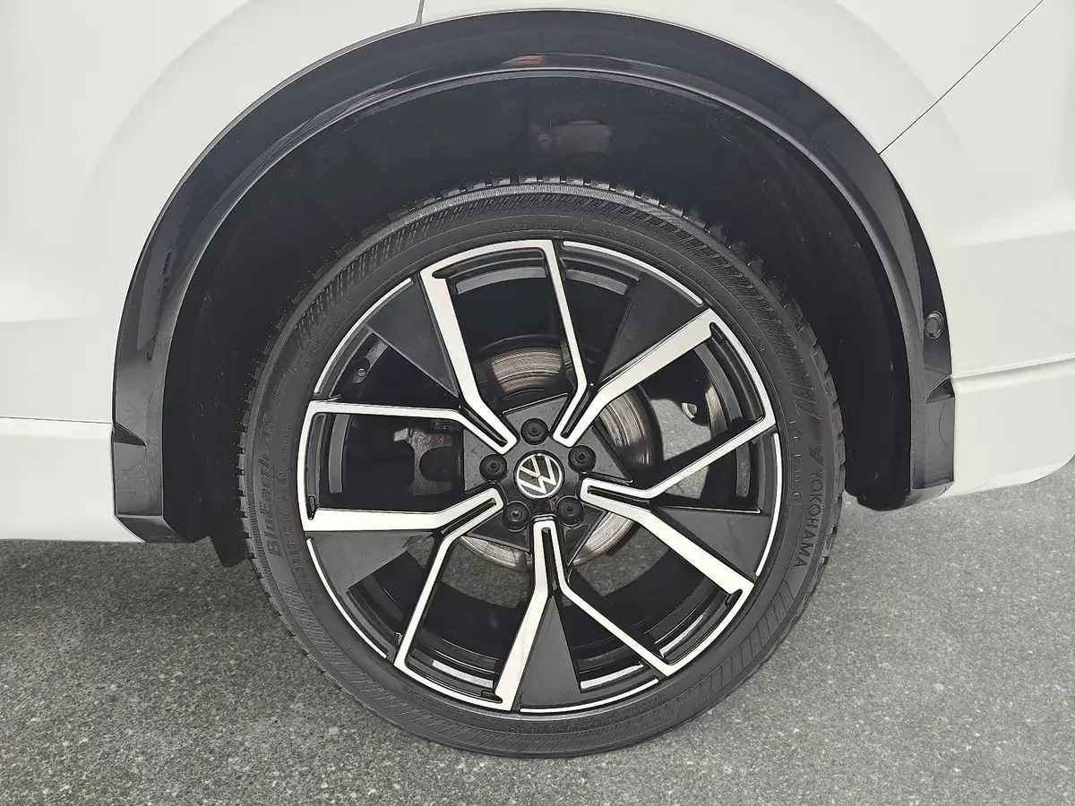 VW TIGUAN 1.5 ETSI DSG R-LINE NAVI LED-MATRIX HUD IQ-DRIVE P