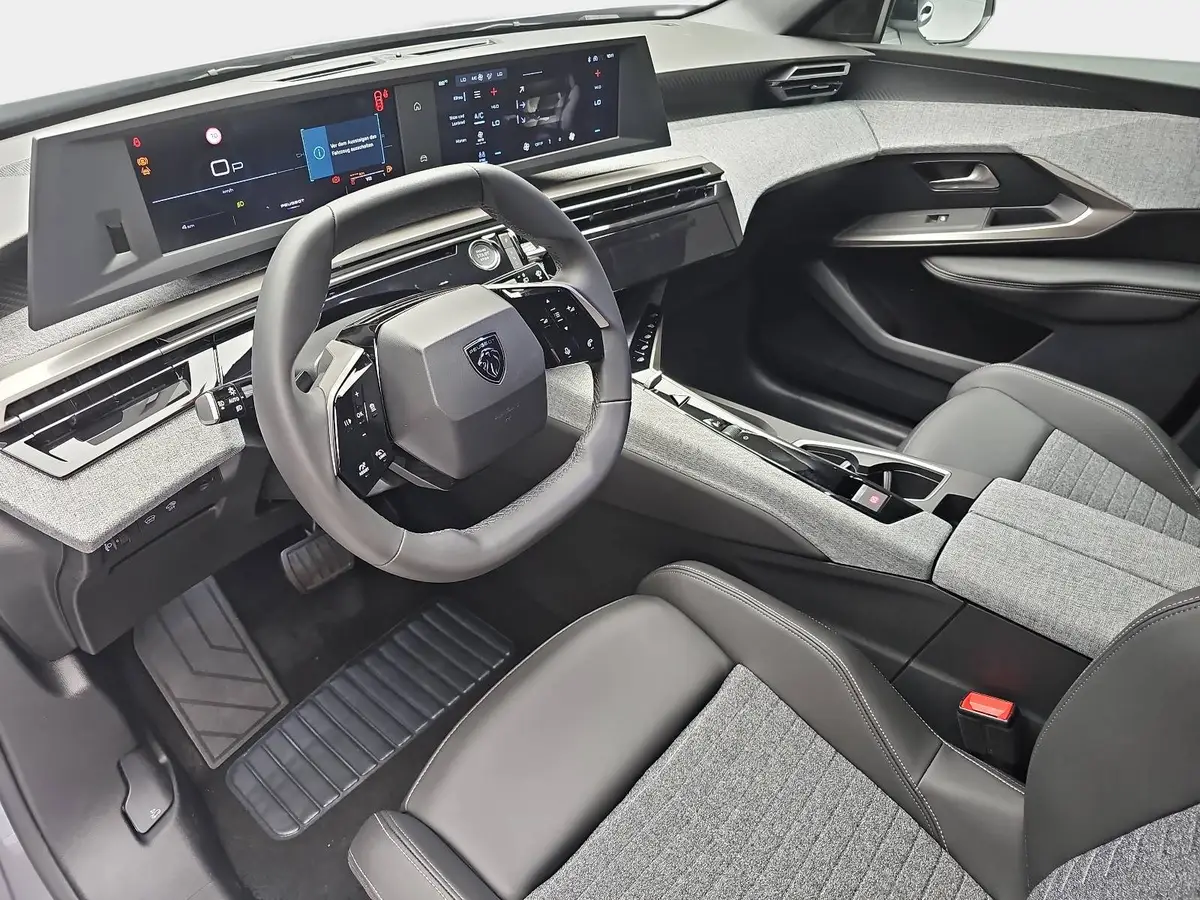 PEUGEOT 5008 1.2 HYBRID 145 E-DSC6 ALLURE KLIMA LED 7-S DAB 360