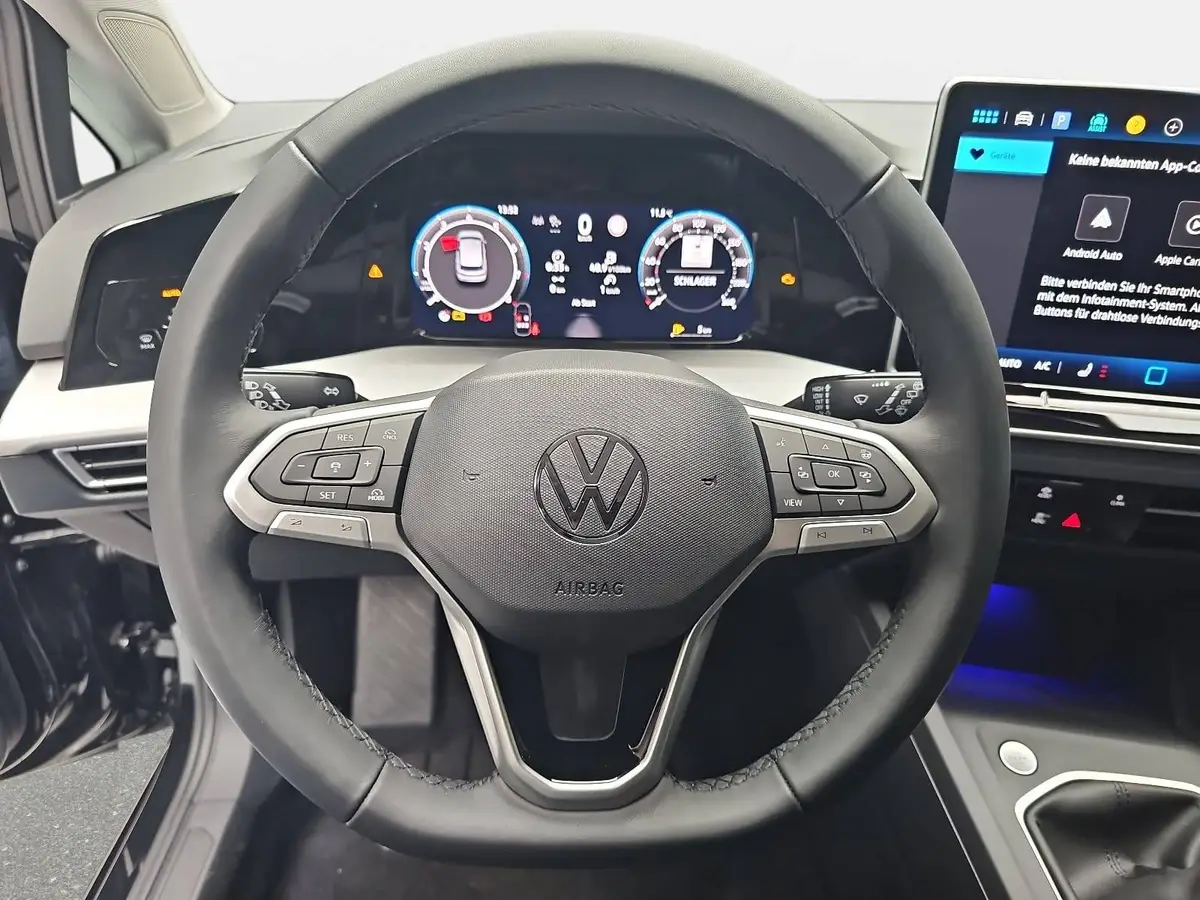 VW GOLF VIII 1.5 TSI LIFE LED ACC KAMERA AHK LM17