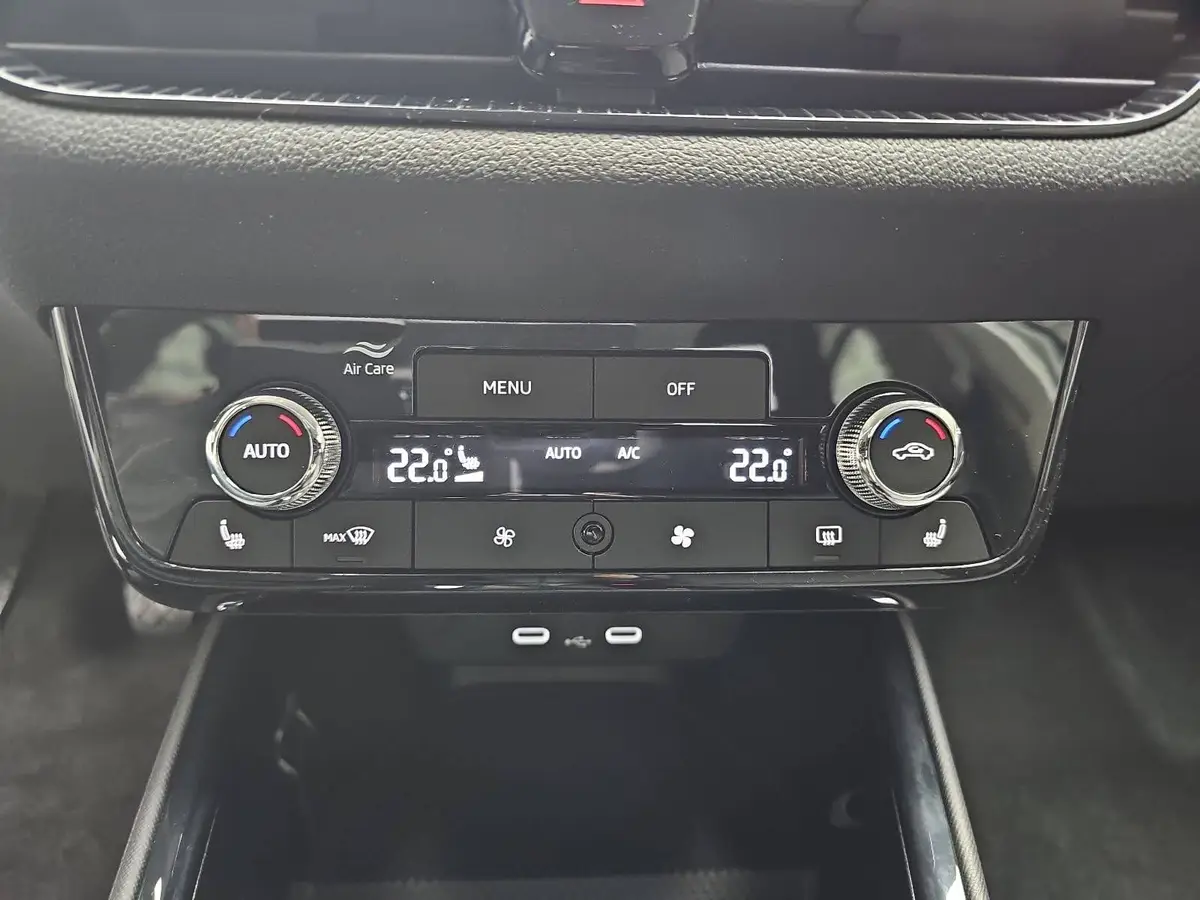 SKODA FABIA 1.0 TSI KLIMAAUTO LED SITZH. KAMERA