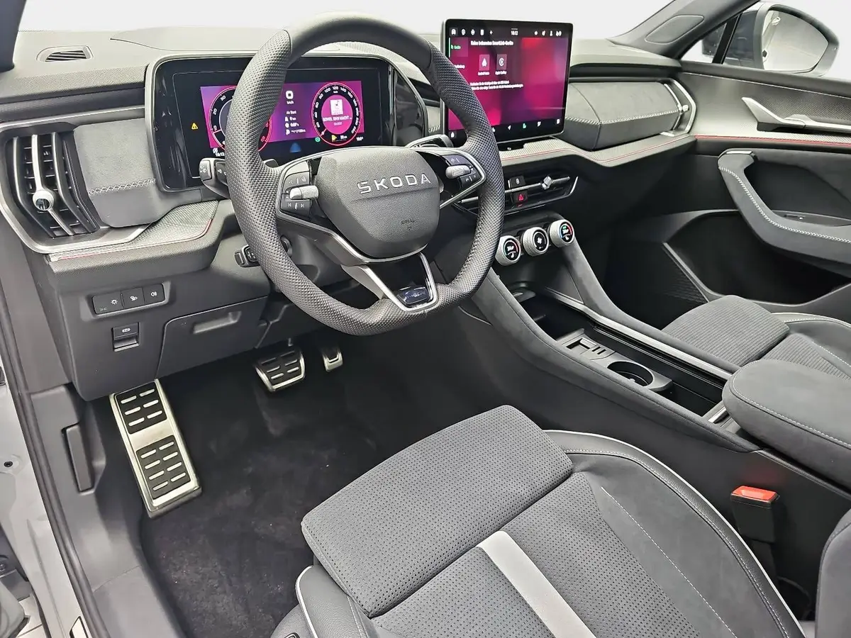 SKODA KODIAQ 2.0 TSI DSG SPORTLINE 4X4 PANO LED AHK