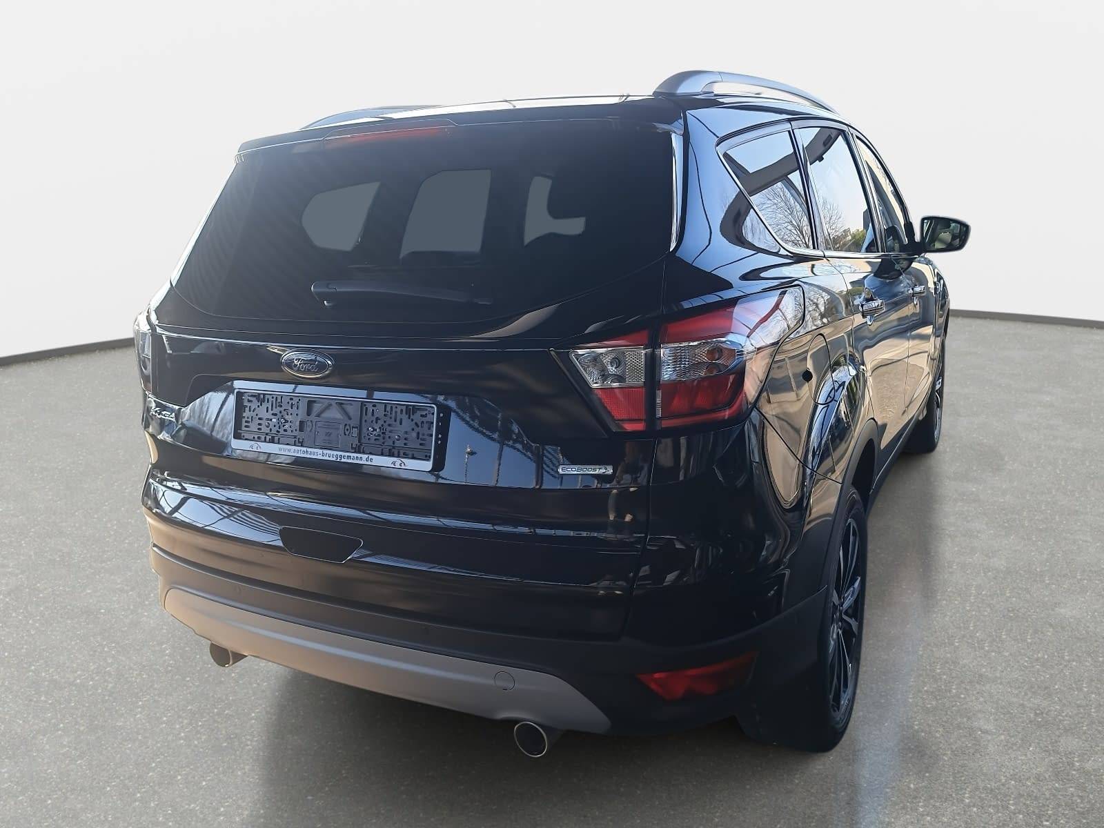 FORD KUGA 1.5 ECOBOOST 4X2 NAVI WINTER PDC LM17