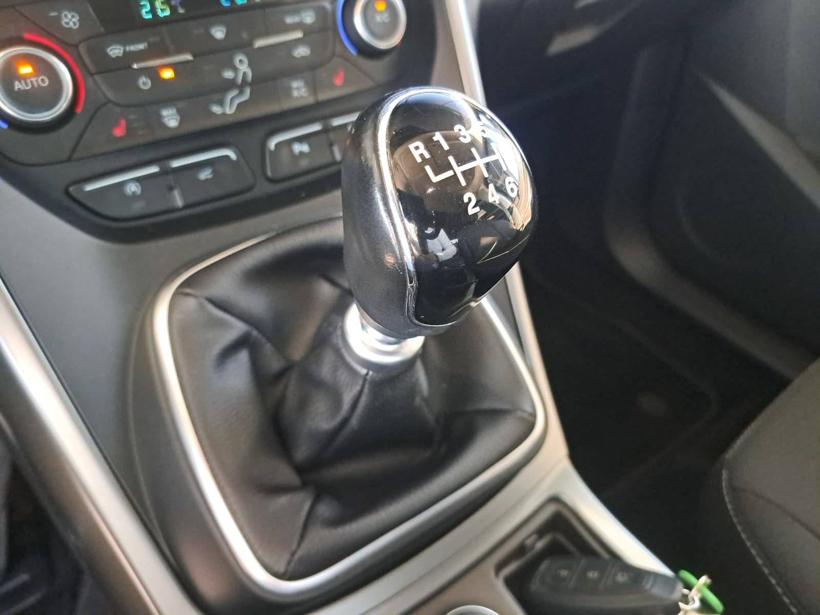 FORD KUGA 1.5 ECOBOOST 4X2 NAVI WINTER PDC LM17