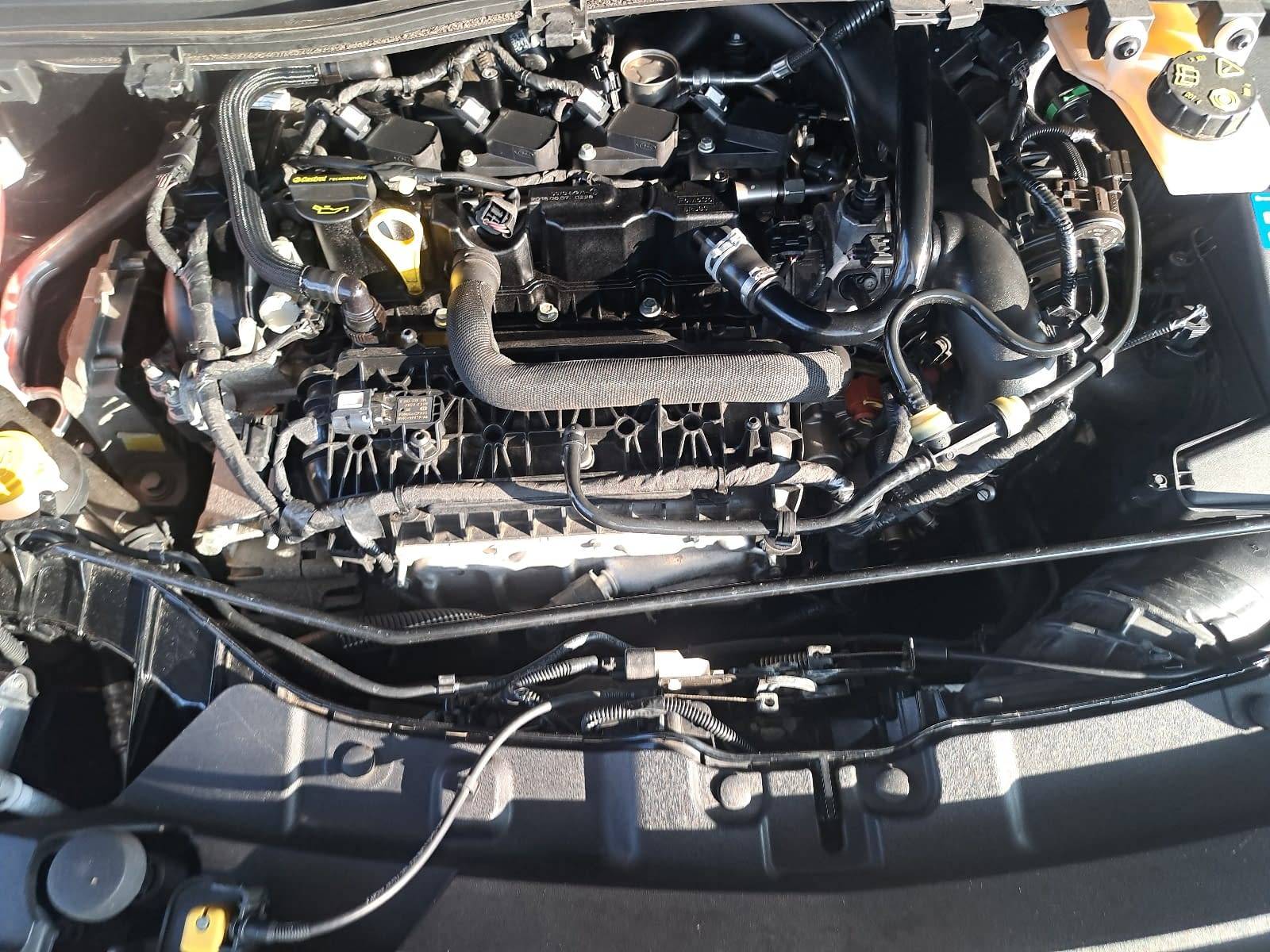 FORD KUGA 1.5 ECOBOOST 4X2 NAVI WINTER PDC LM17