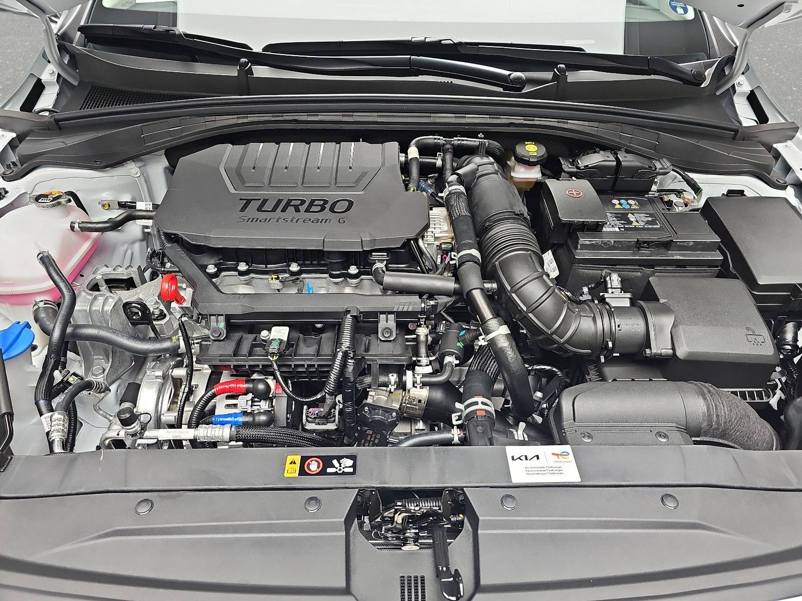 KIA CEED 1.5 T-GDI 48V DCT7 ULTIMATE EDITION