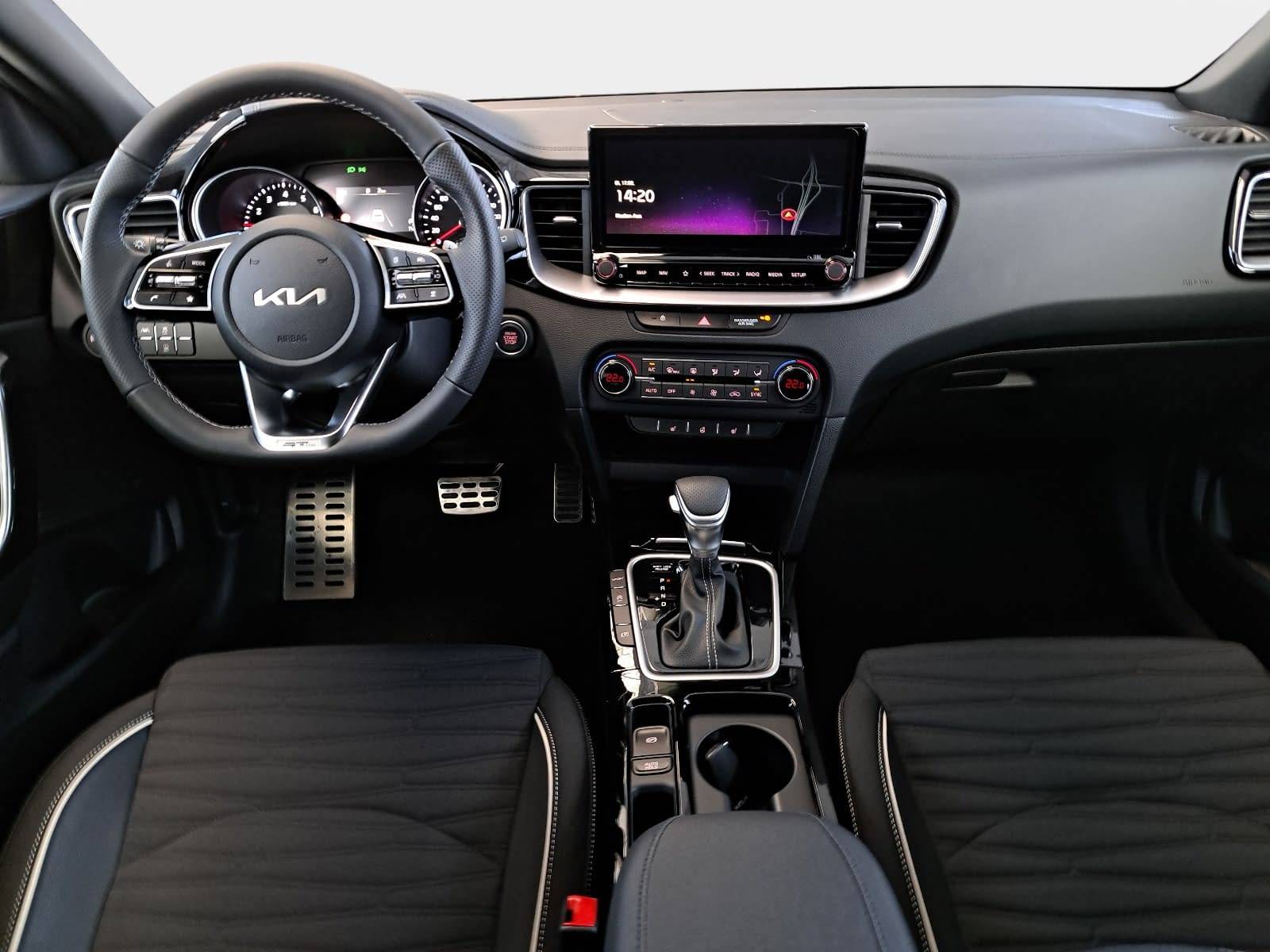 KIA CEED SW 1.5 T-GDI DCT7 GT-LINE