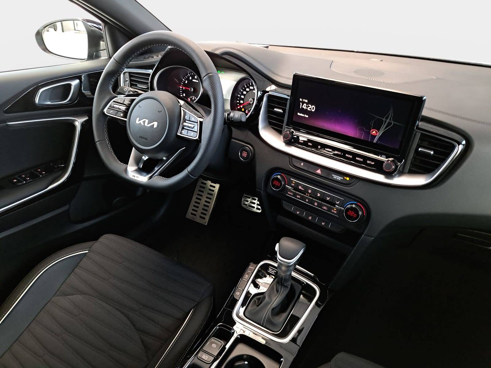 KIA CEED SW 1.5 T-GDI DCT7 GT-LINE