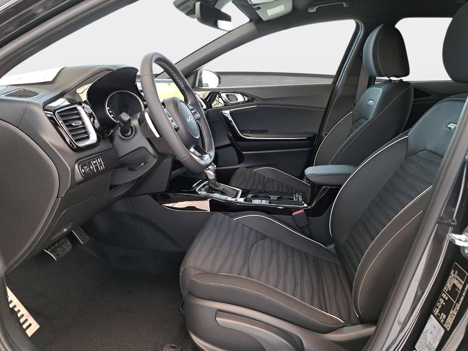 KIA CEED SW 1.5 T-GDI DCT7 GT-LINE