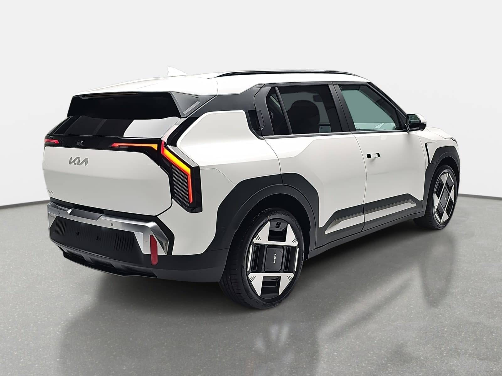 KIA EV3 81.4 KWH EARTH MJ26 WINTER BUSIN. UPGRADE DRIVEWISE-PARK DESIGN SOUND