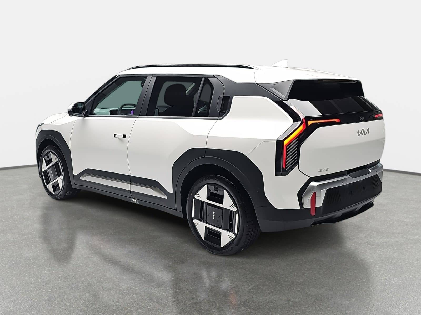 KIA EV3 81.4 KWH EARTH MJ26 WINTER BUSIN. UPGRADE DRIVEWISE-PARK DESIGN SOUND