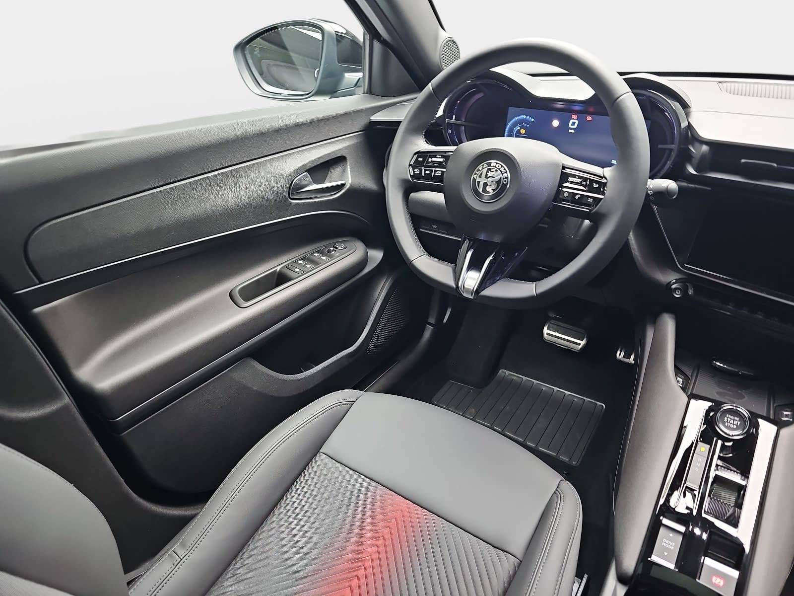 ALFA ROMEO JUNIOR IBRIDA 1.2 VGT 48V-HYBRID 21KW TI PANORAMA TECHNOLOGIE PAKET