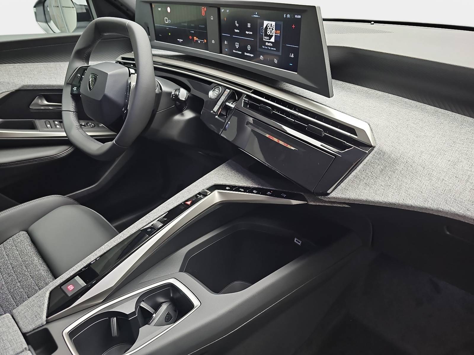 PEUGEOT 3008 1.2 HYBRID 145 E-DSC6 ALLURE LED DAB WINTER AHK LM