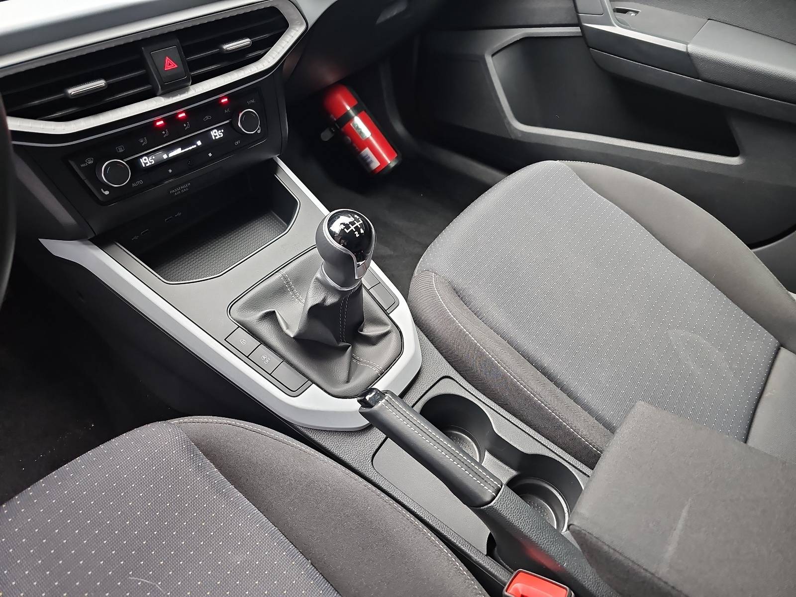 SEAT ARONA 1.0 TSI MOVE! NAVI LED KLIMAAUTO FULL-LINK DAB LM