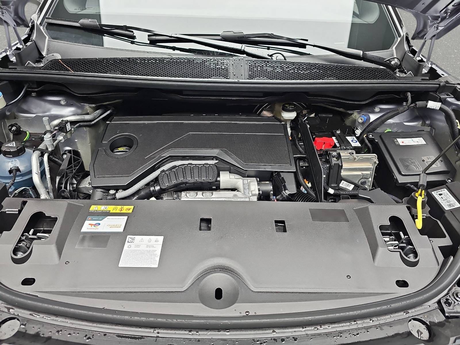 PEUGEOT 3008 1.2 HYBRID 145 E-DSC6 GT NAVI KLIMA LED AHK LM19