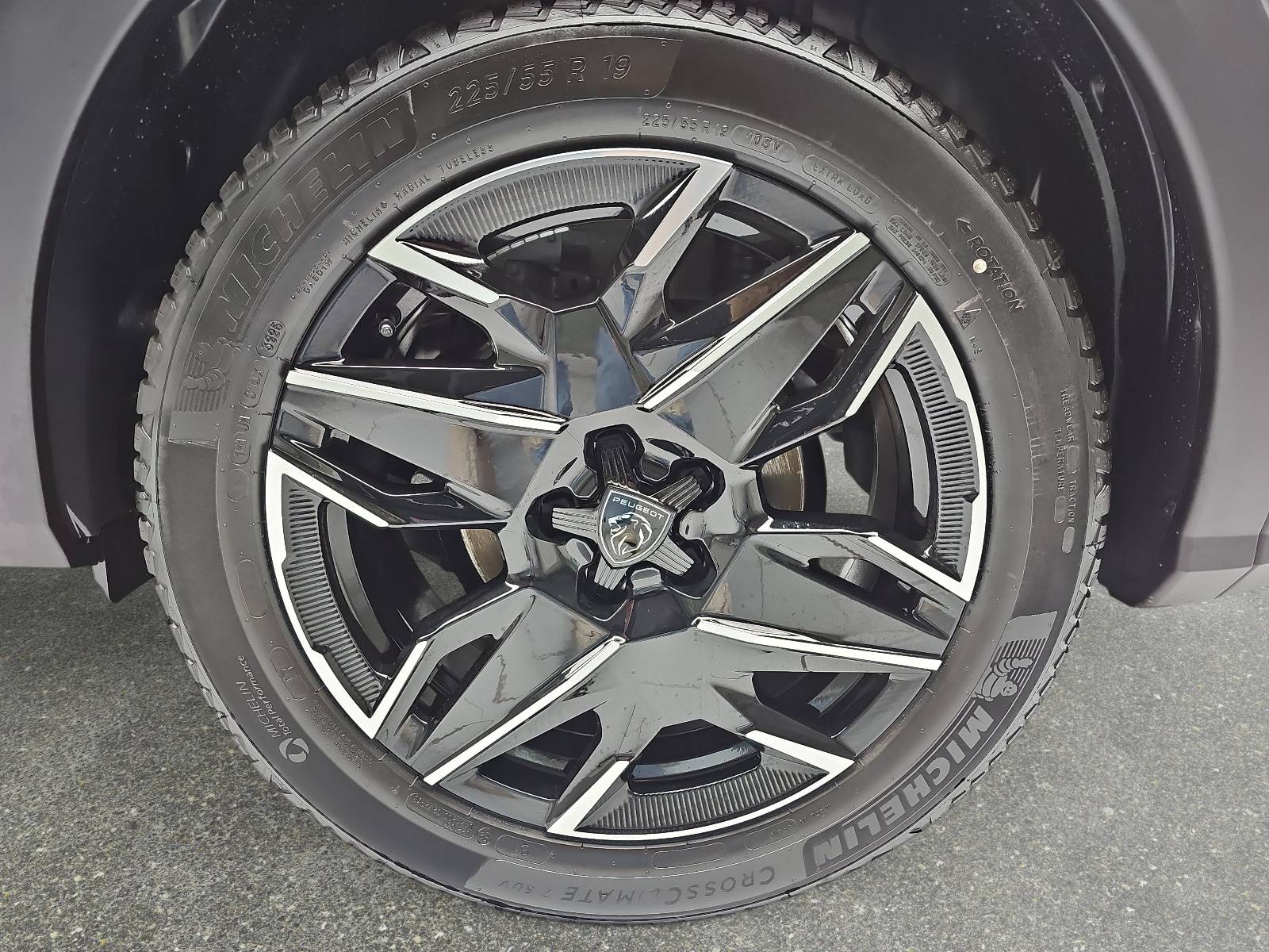 PEUGEOT 3008 1.2 HYBRID 145 E-DSC6 GT NAVI KLIMA LED AHK LM19
