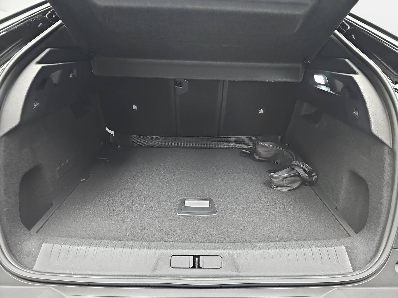 PEUGEOT 3008 1.2 HYBRID 145 E-DSC6 GT NAVI KLIMA LED AHK LM19