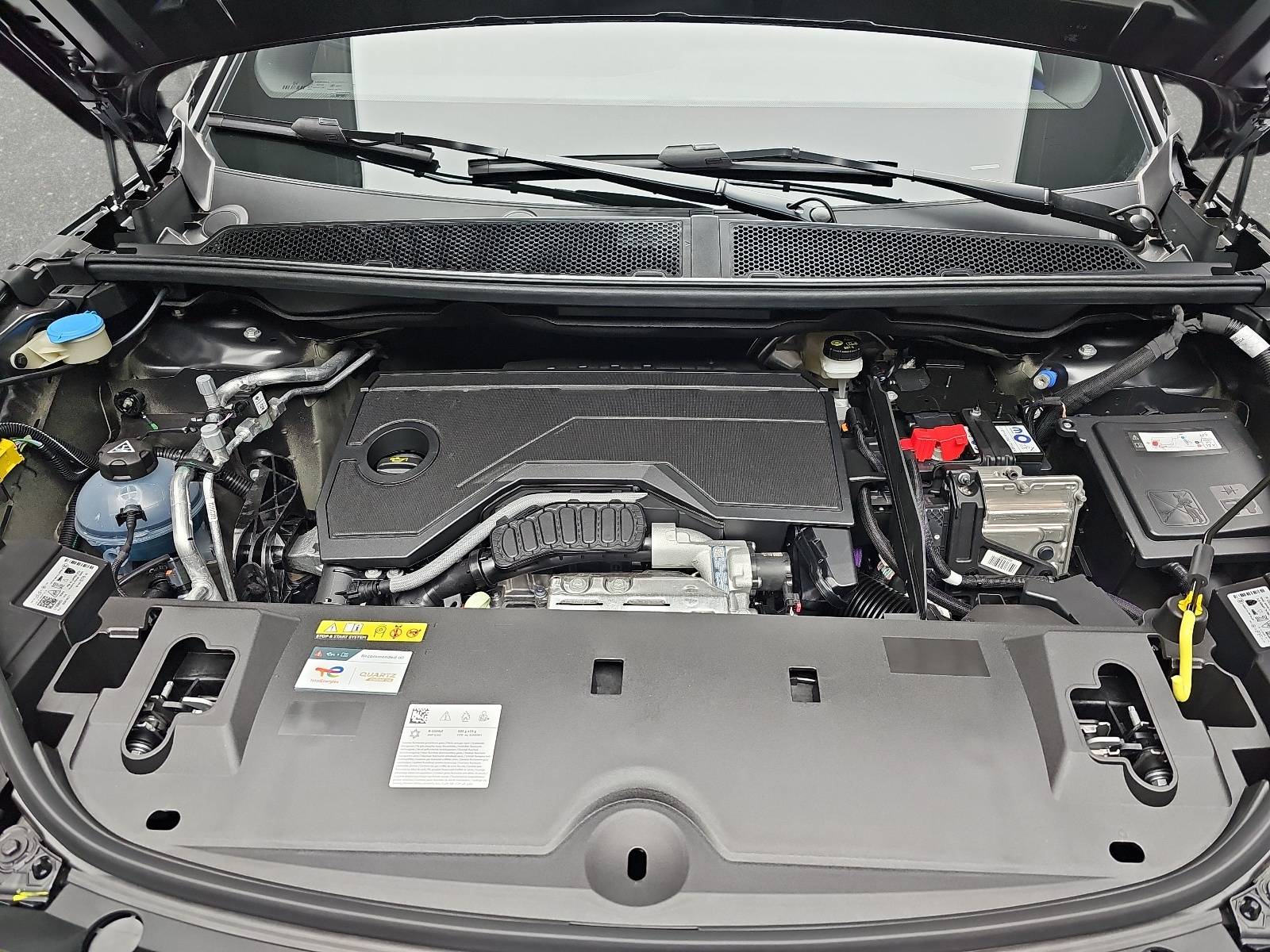 PEUGEOT 3008 1.2 HYBRID 145 E-DSC6 GT NAVI KLIMA LED AHK LM19