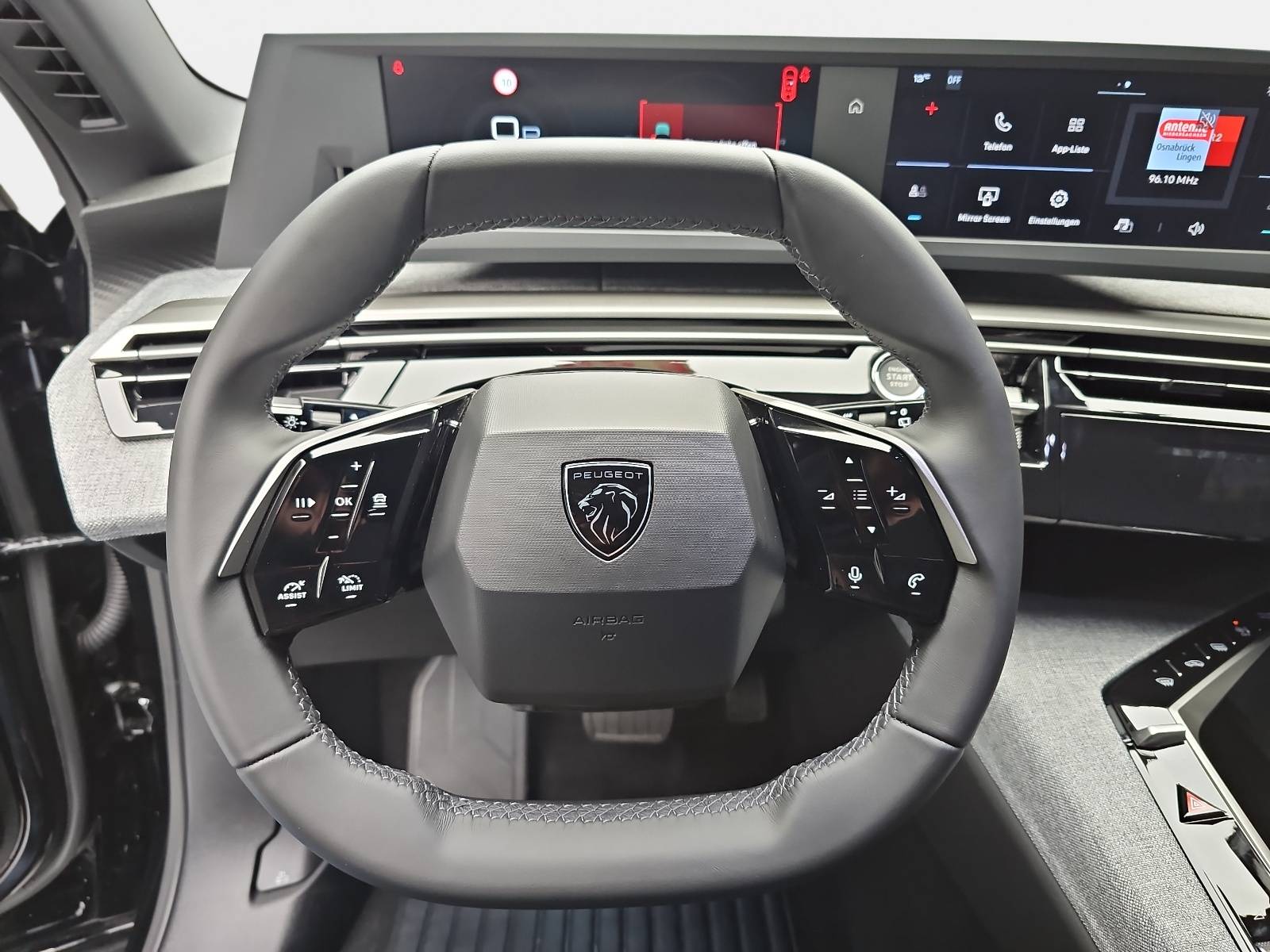 PEUGEOT 5008 1.2 HYBRID 145 E-DSC6 ALLURE KLIMA LED 7-S DAB 360