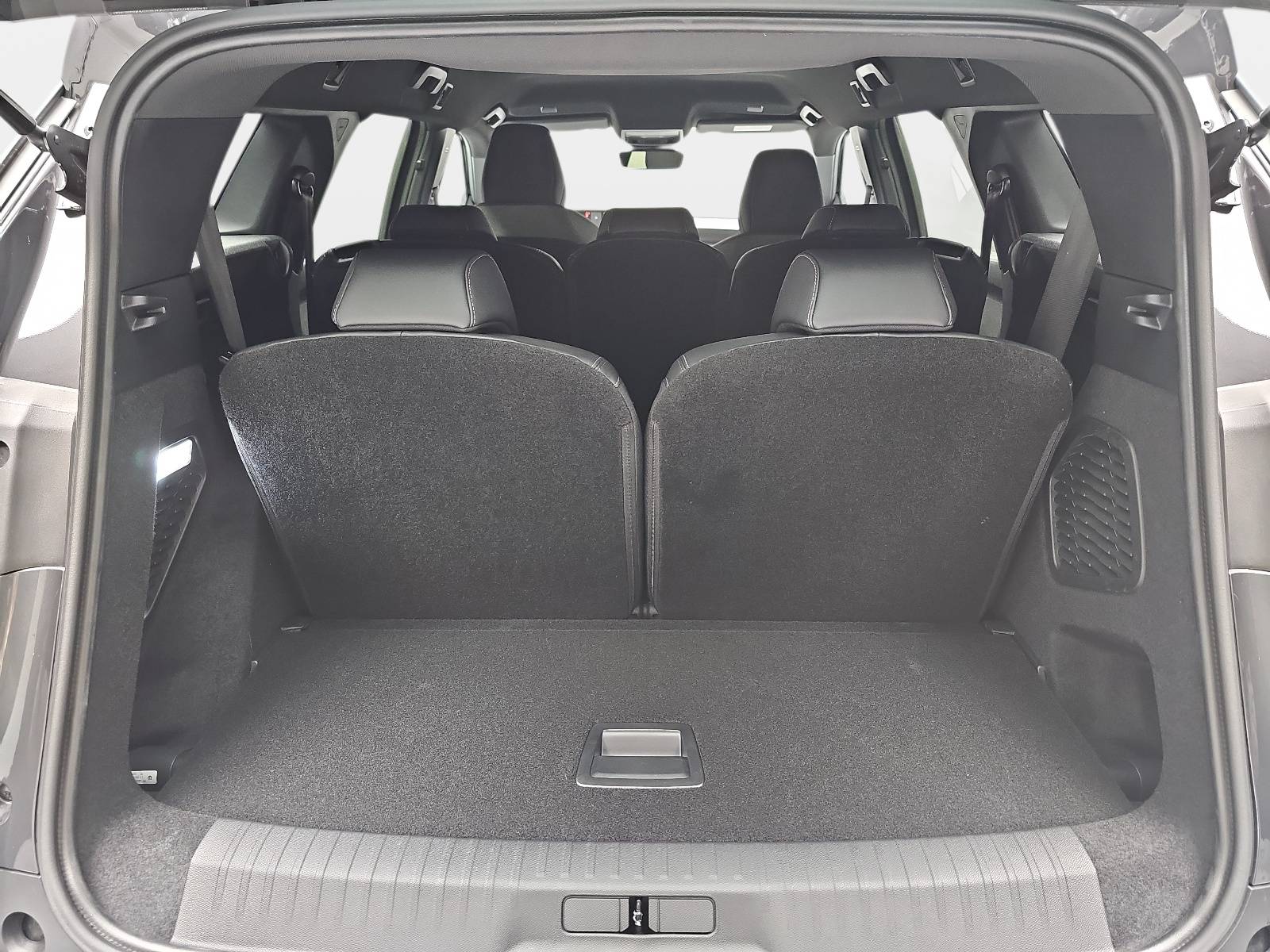 PEUGEOT 5008 1.2 HYBRID 145 E-DSC6 ALLURE KLIMA LED 7-S DAB 360