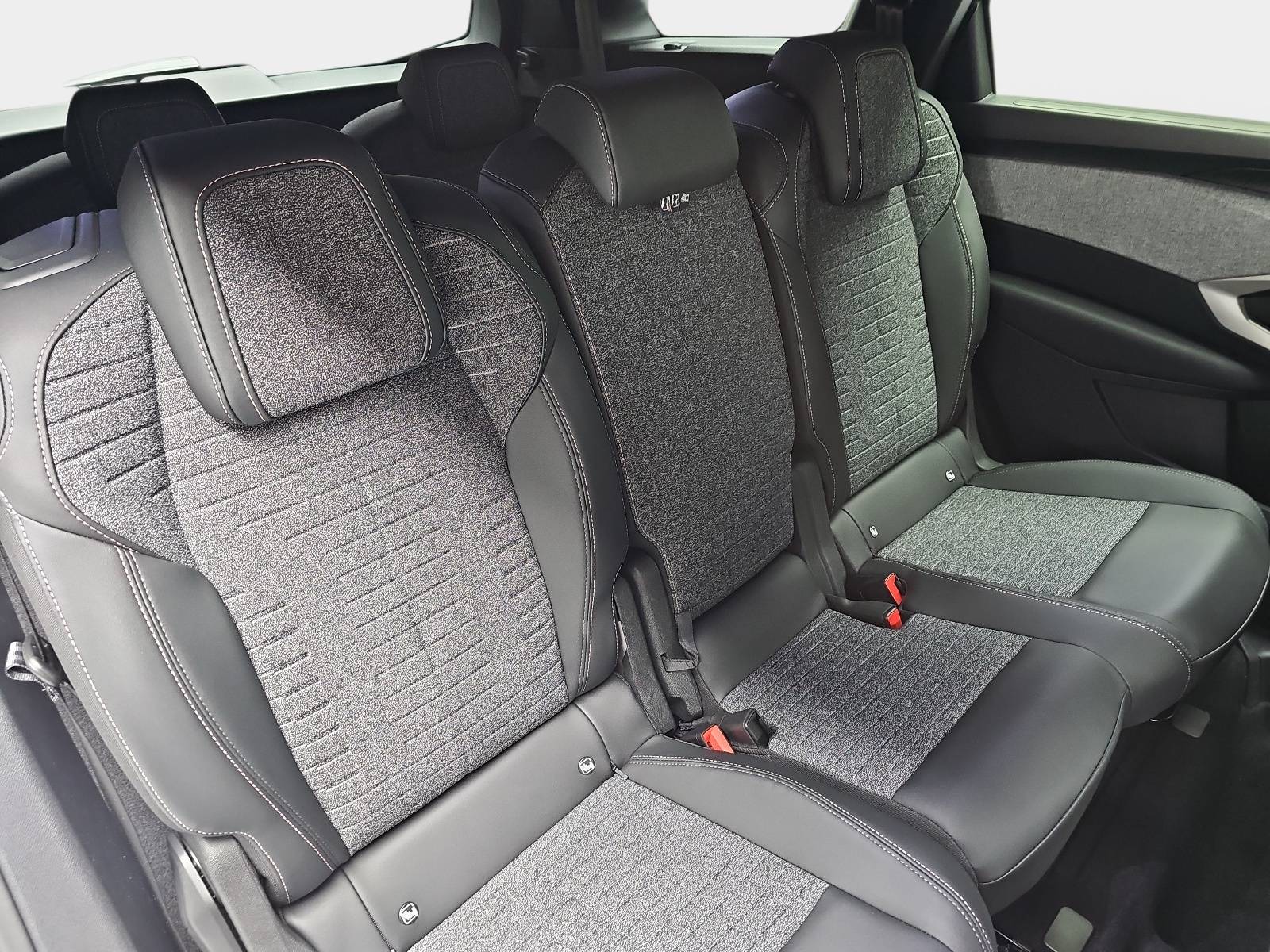 PEUGEOT 5008 1.2 HYBRID 145 E-DSC6 ALLURE KLIMA LED 7-S DAB 360