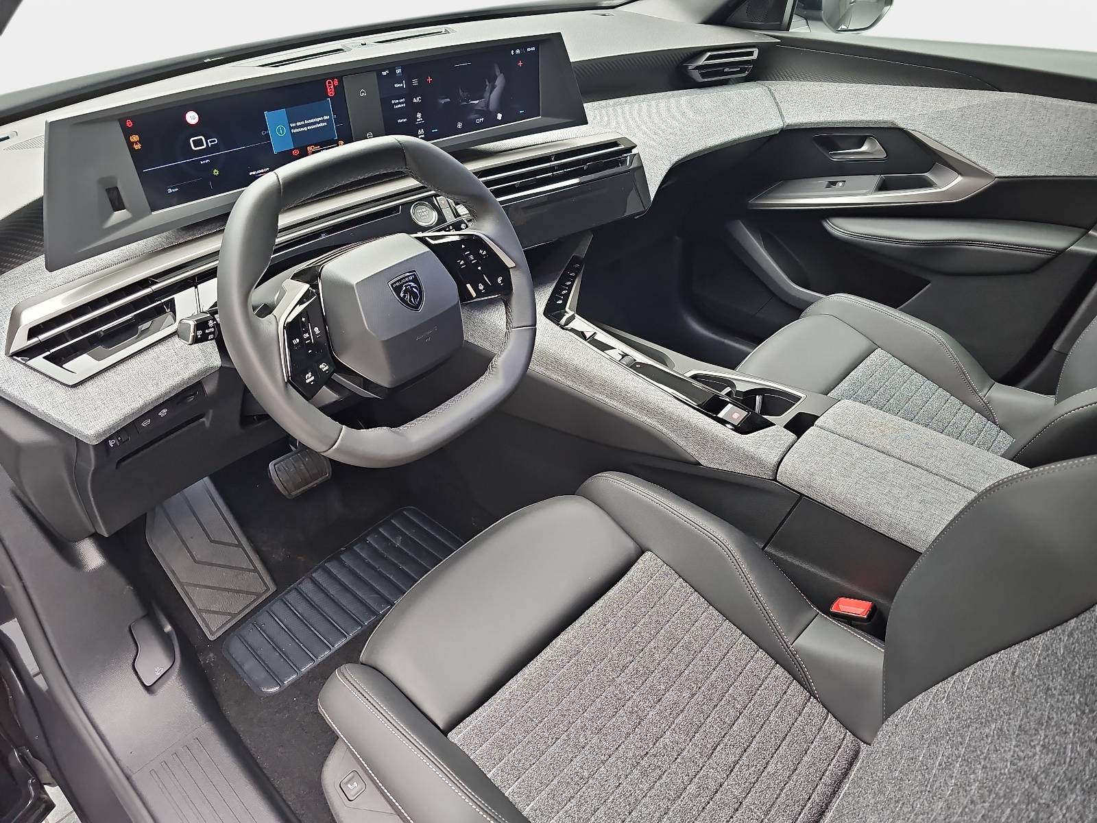 PEUGEOT 5008 1.2 HYBRID 145 E-DSC6 ALLURE KLIMA LED 7-S DAB 360