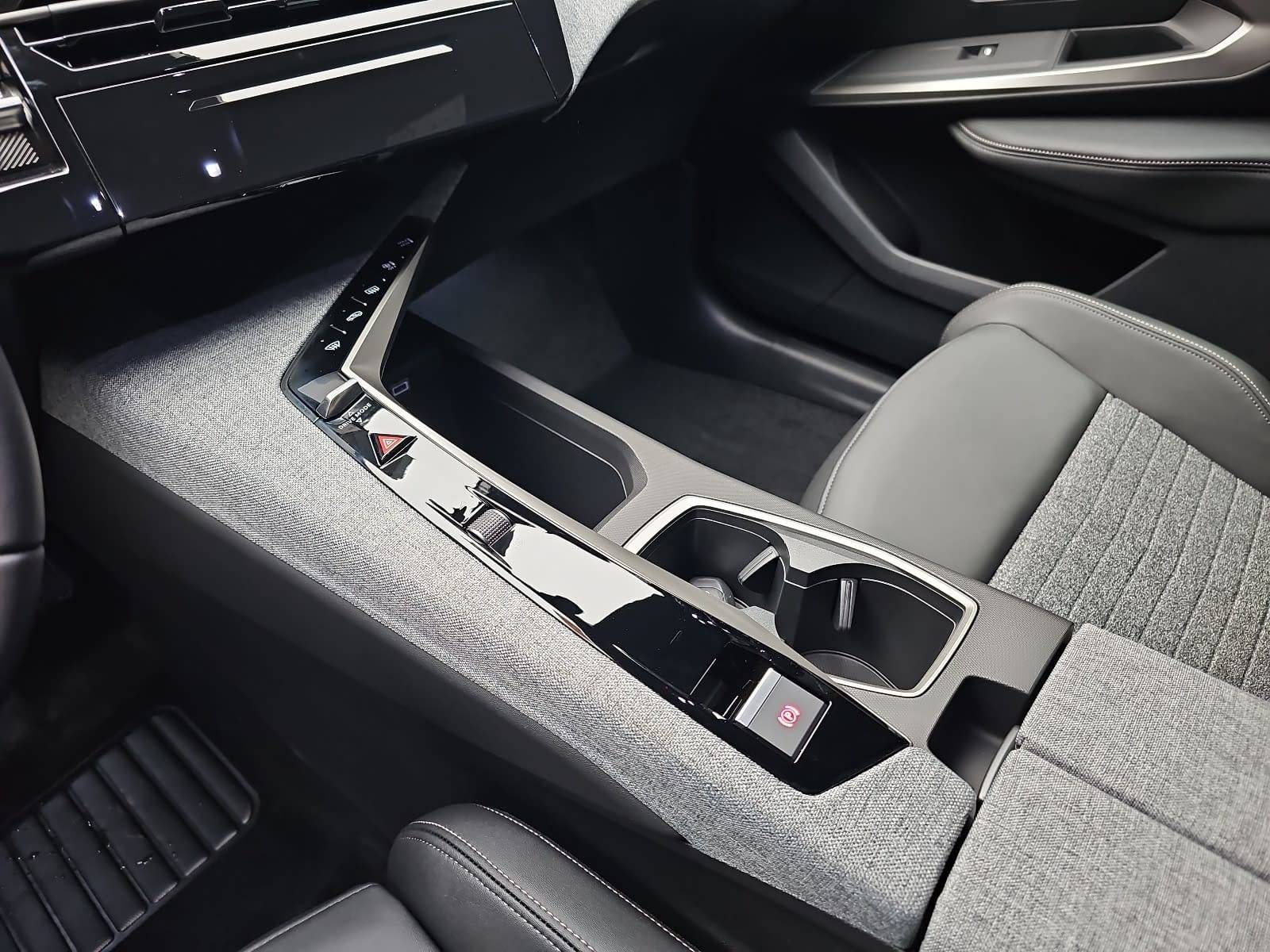 PEUGEOT 5008 1.2 HYBRID 145 E-DSC6 ALLURE KLIMA LED 7-S DAB 360