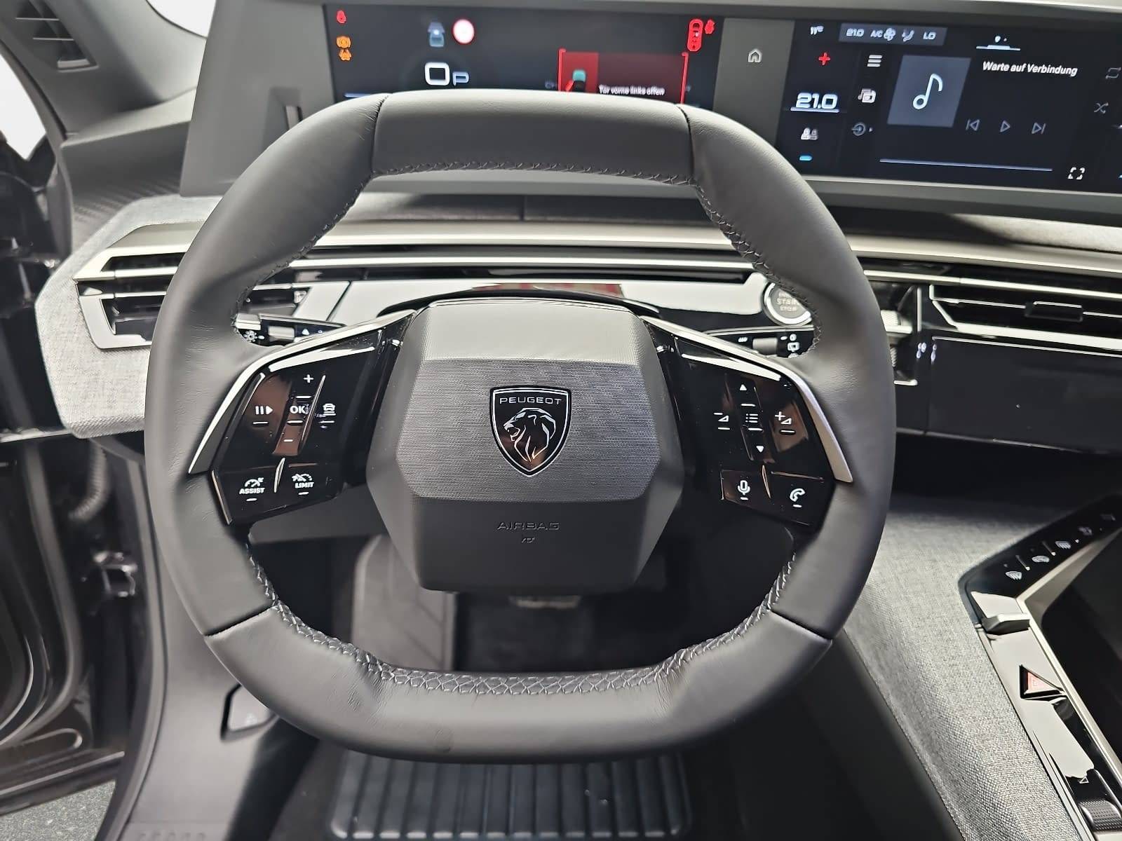 PEUGEOT 5008 1.2 HYBRID 145 E-DSC6 ALLURE KLIMA LED 7-S DAB 360
