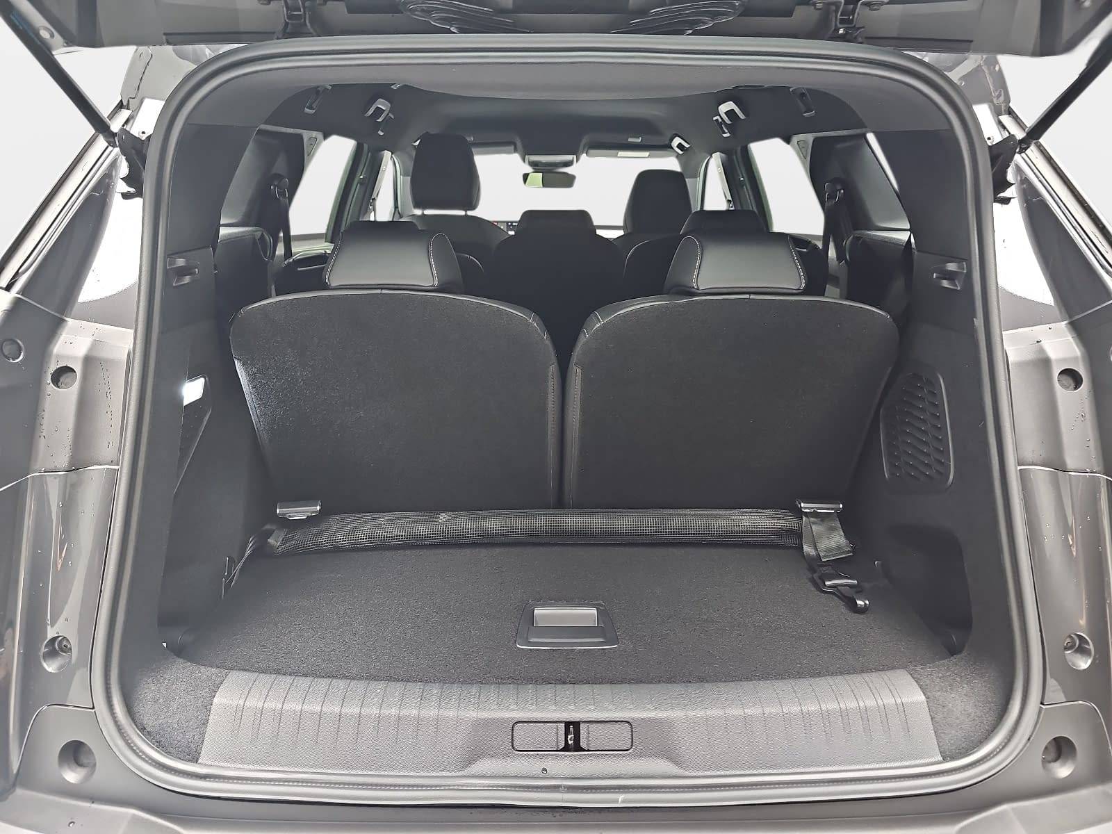 PEUGEOT 5008 1.2 HYBRID 145 E-DSC6 ALLURE KLIMA LED 7-S DAB 360