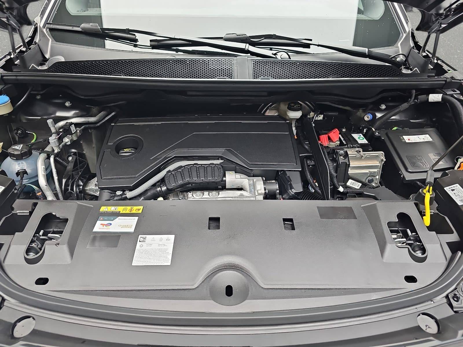 PEUGEOT 5008 1.2 HYBRID 145 E-DSC6 ALLURE KLIMA LED 7-S DAB 360