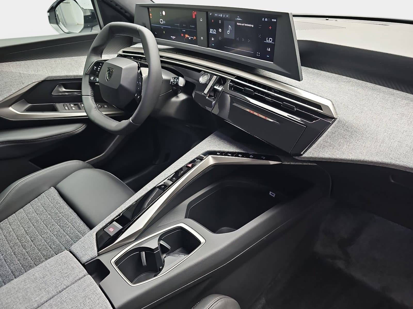 PEUGEOT 5008 1.2 HYBRID 145 E-DSC6 ALLURE KLIMA LED 7-S DAB 360