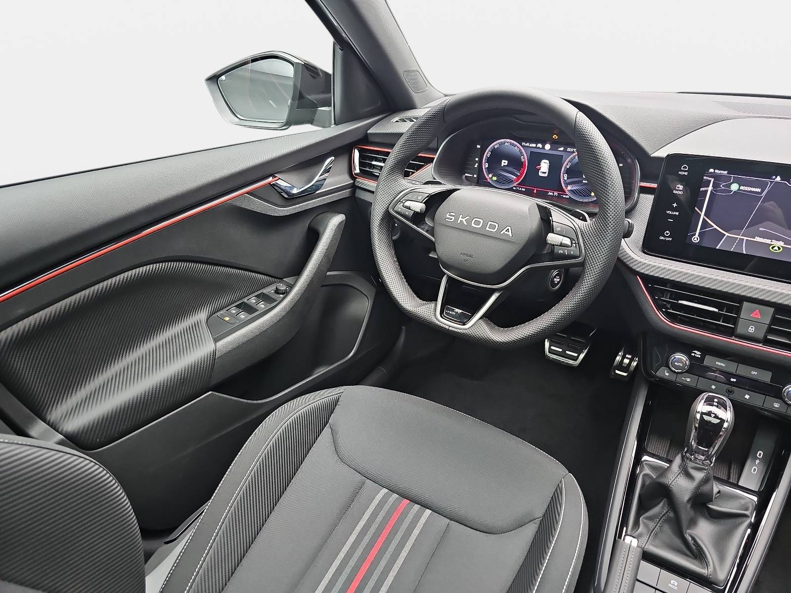 SKODA KAMIQ 1.5 TSI DSG MONTE CARLO NAVI MATRIX-LED PANO WINTE