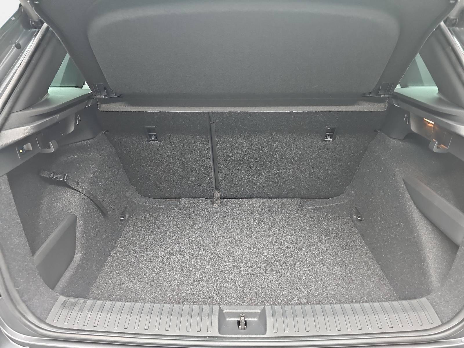 SKODA KAMIQ 1.5 TSI DSG MONTE CARLO NAVI MATRIX-LED PANO WINTE