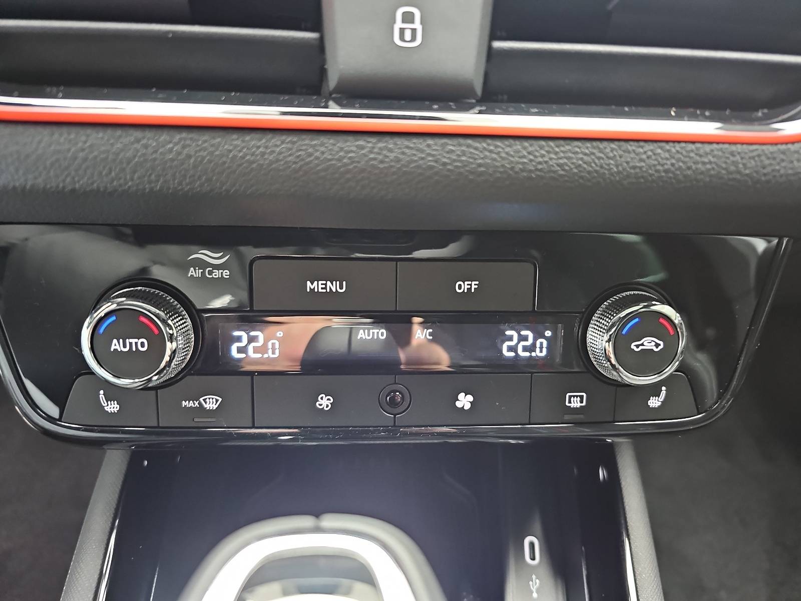 SKODA KAMIQ 1.0 TSI DSG MONTE CARLO LED PANORAMA WINTER KAMERA