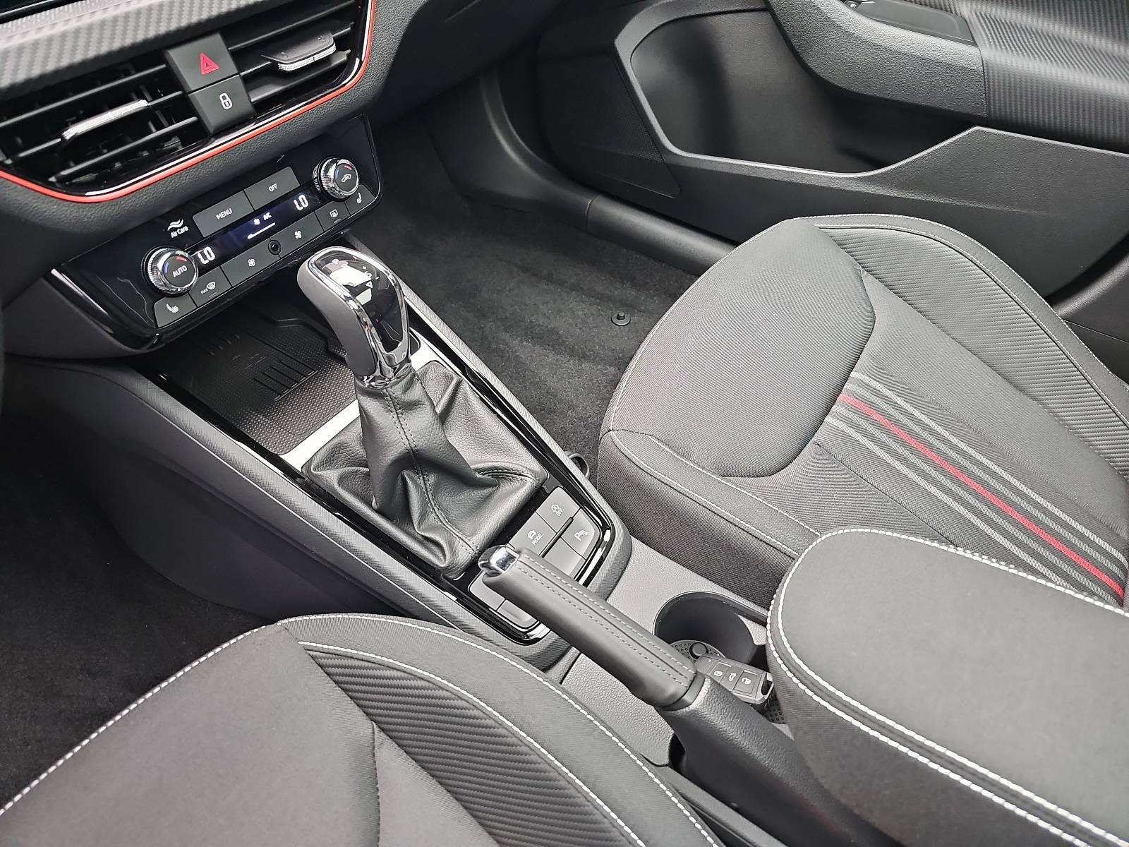 SKODA KAMIQ 1.5 TSI DSG MONTE CARLO NAVI MATRIX-LED PANO WINTE