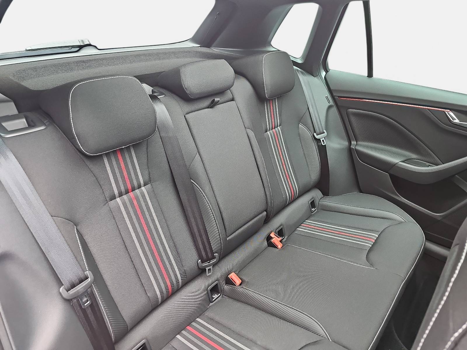 SKODA KAMIQ 1.5 TSI DSG MONTE CARLO NAVI MATRIX-LED PANO WINTE