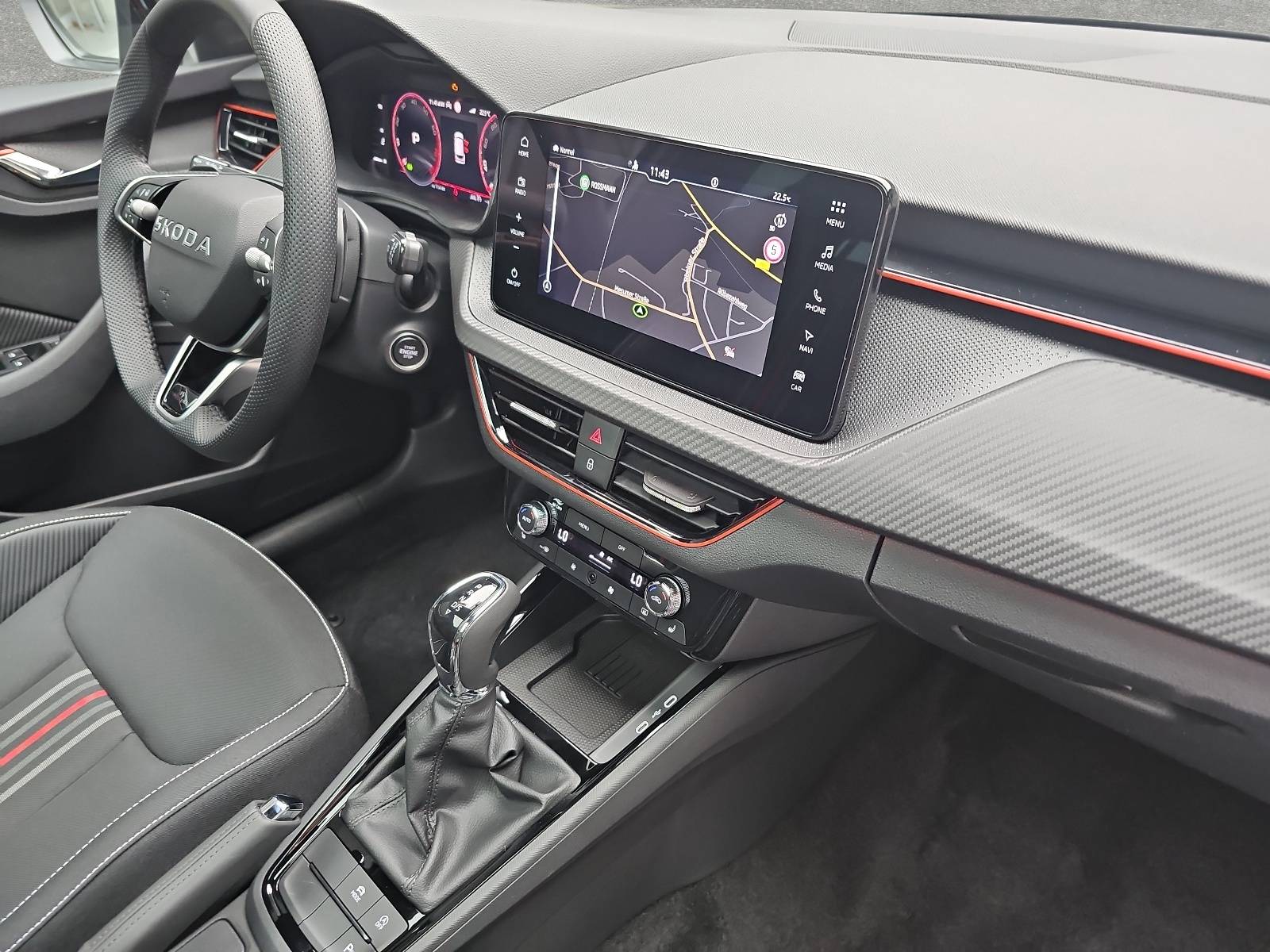 SKODA KAMIQ 1.5 TSI DSG MONTE CARLO NAVI MATRIX-LED PANO WINTE