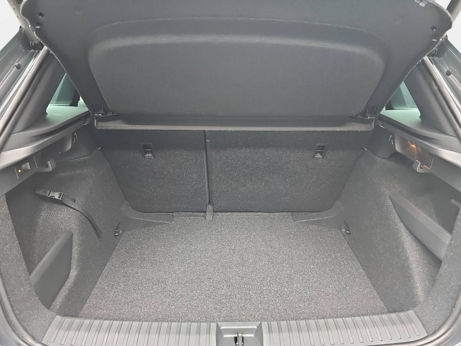 SKODA KAMIQ 1.5 TSI DSG MONTE CARLO NAVI MATRIX-LED PANO WINTE