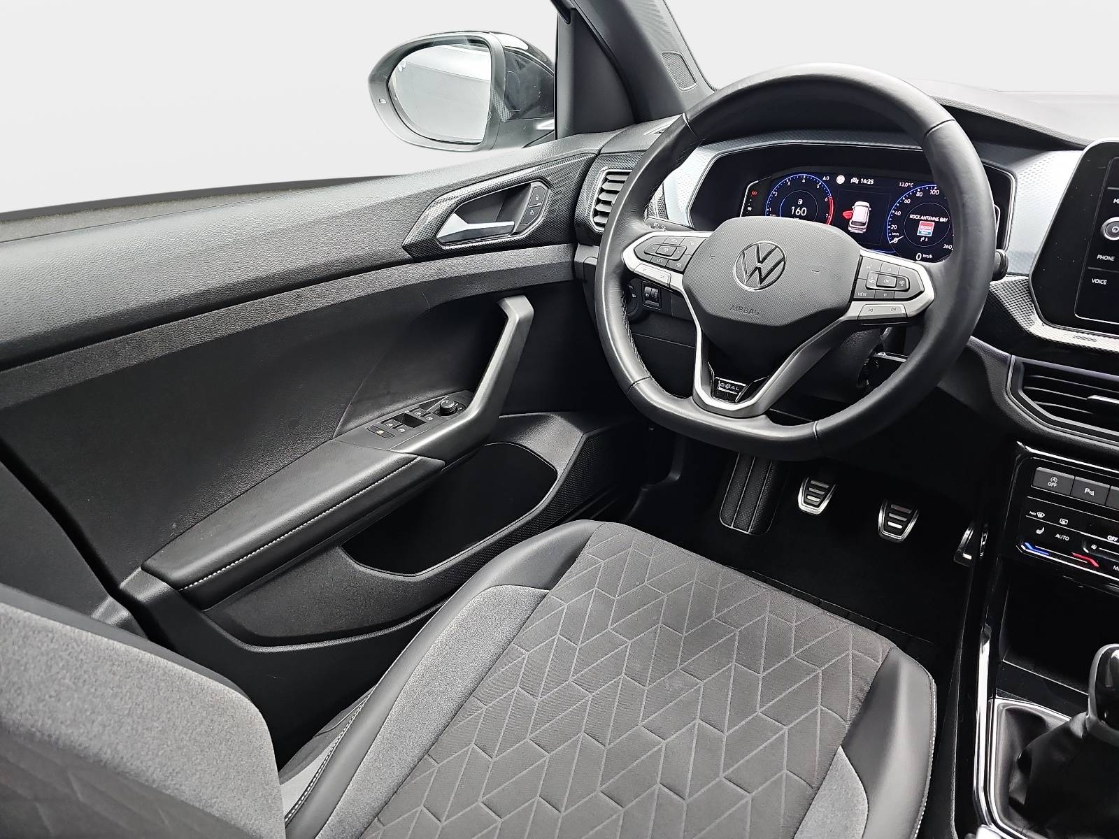 VW T-CROSS 1.0 TSI GOAL NAVI LED KLIMAAUTO ACC P-ASSIST WINTE