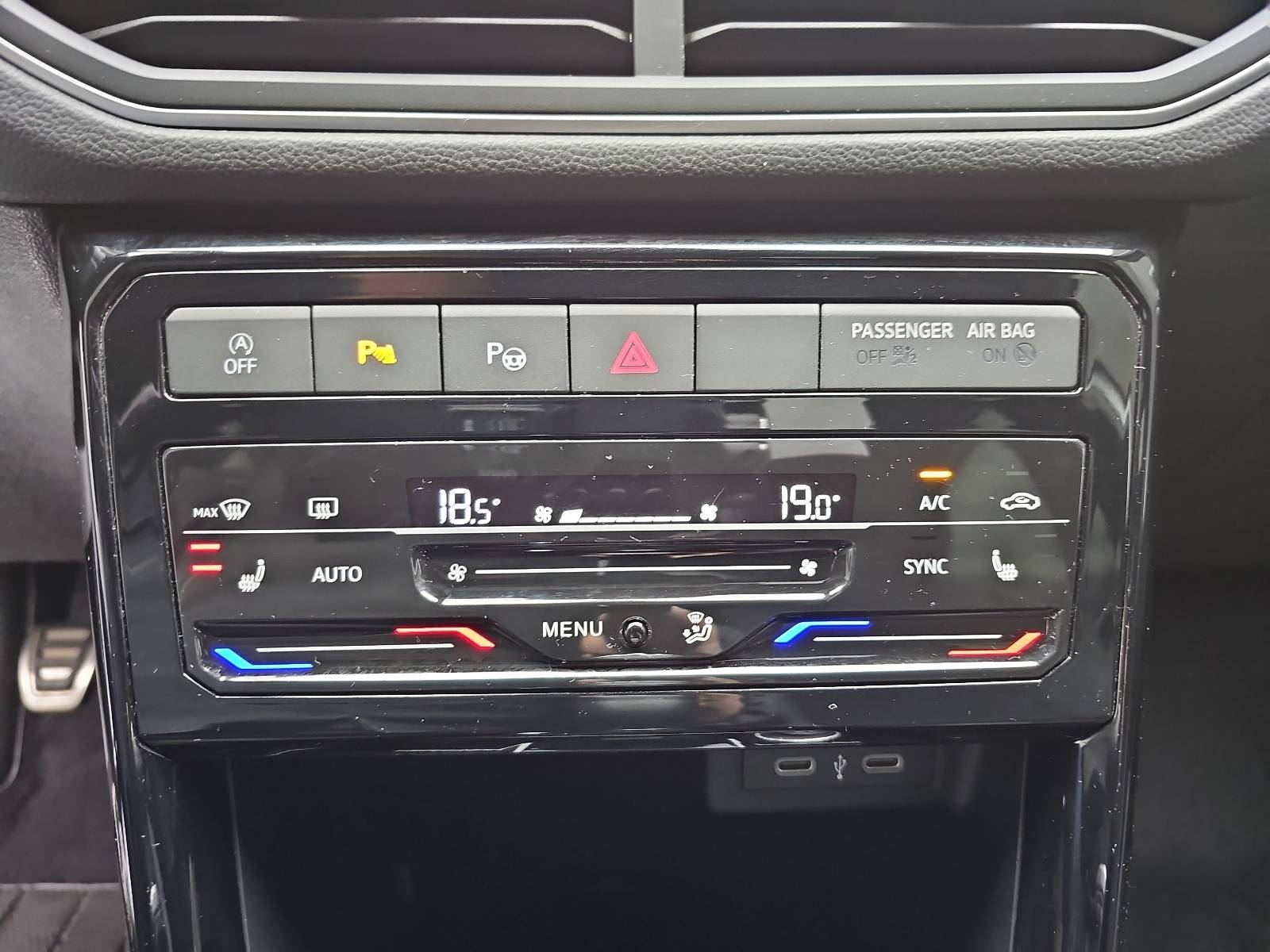 VW T-CROSS 1.0 TSI GOAL NAVI LED KLIMAAUTO ACC P-ASSIST WINTE