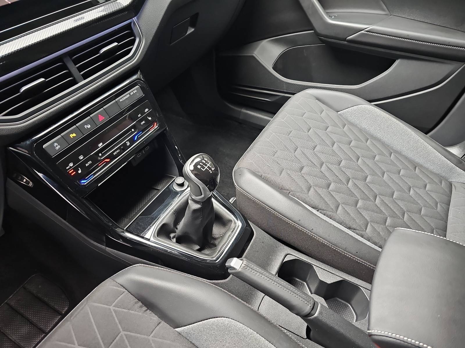 VW T-CROSS 1.0 TSI GOAL NAVI LED KLIMAAUTO ACC P-ASSIST WINTE