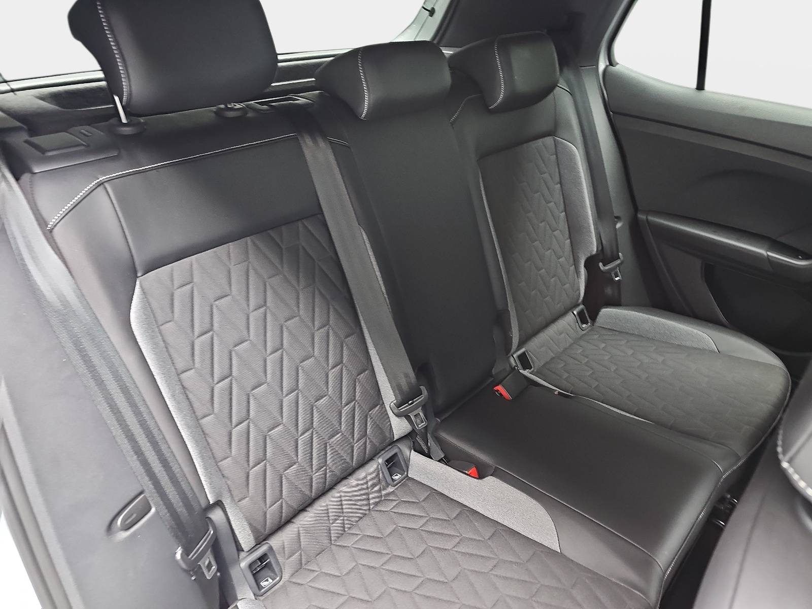 VW T-CROSS 1.0 TSI GOAL NAVI LED KLIMAAUTO ACC P-ASSIST WINTE