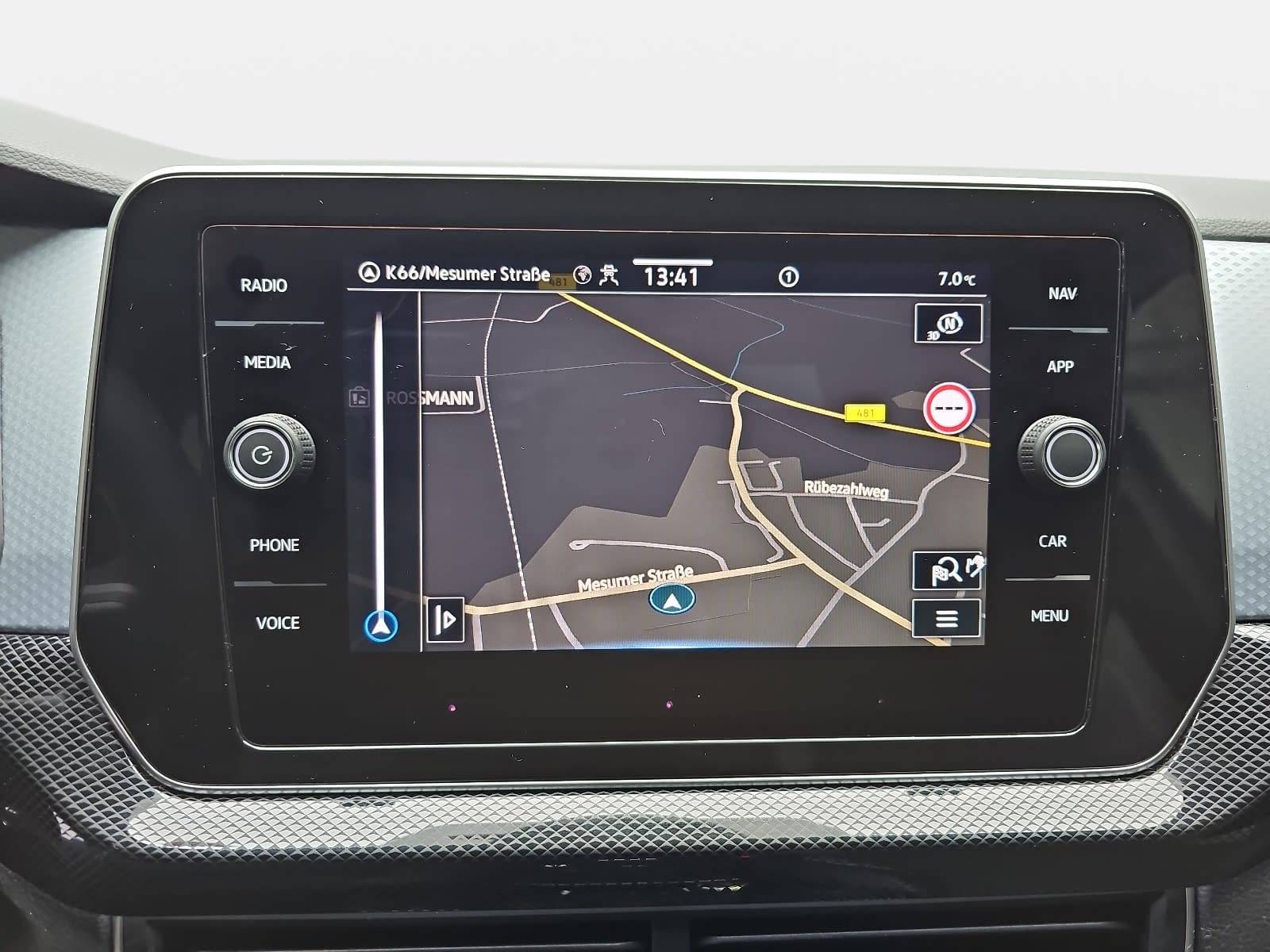 VW T-CROSS 1.0 TSI GOAL NAVI LED KLIMAAUTO ACC P-ASSIST WINTE