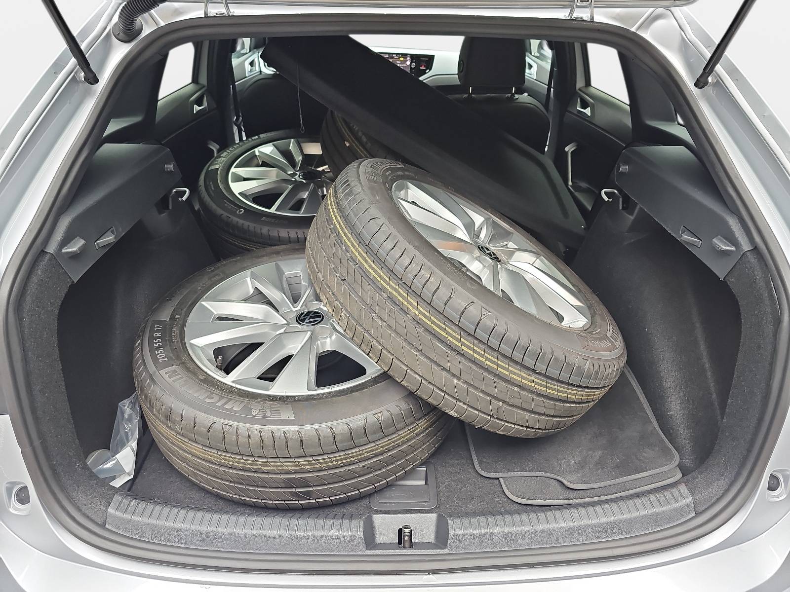 VW TAIGO 1.0 TSI GOAL NAVI LED ACC WINTER SICHT SPURP. P-A