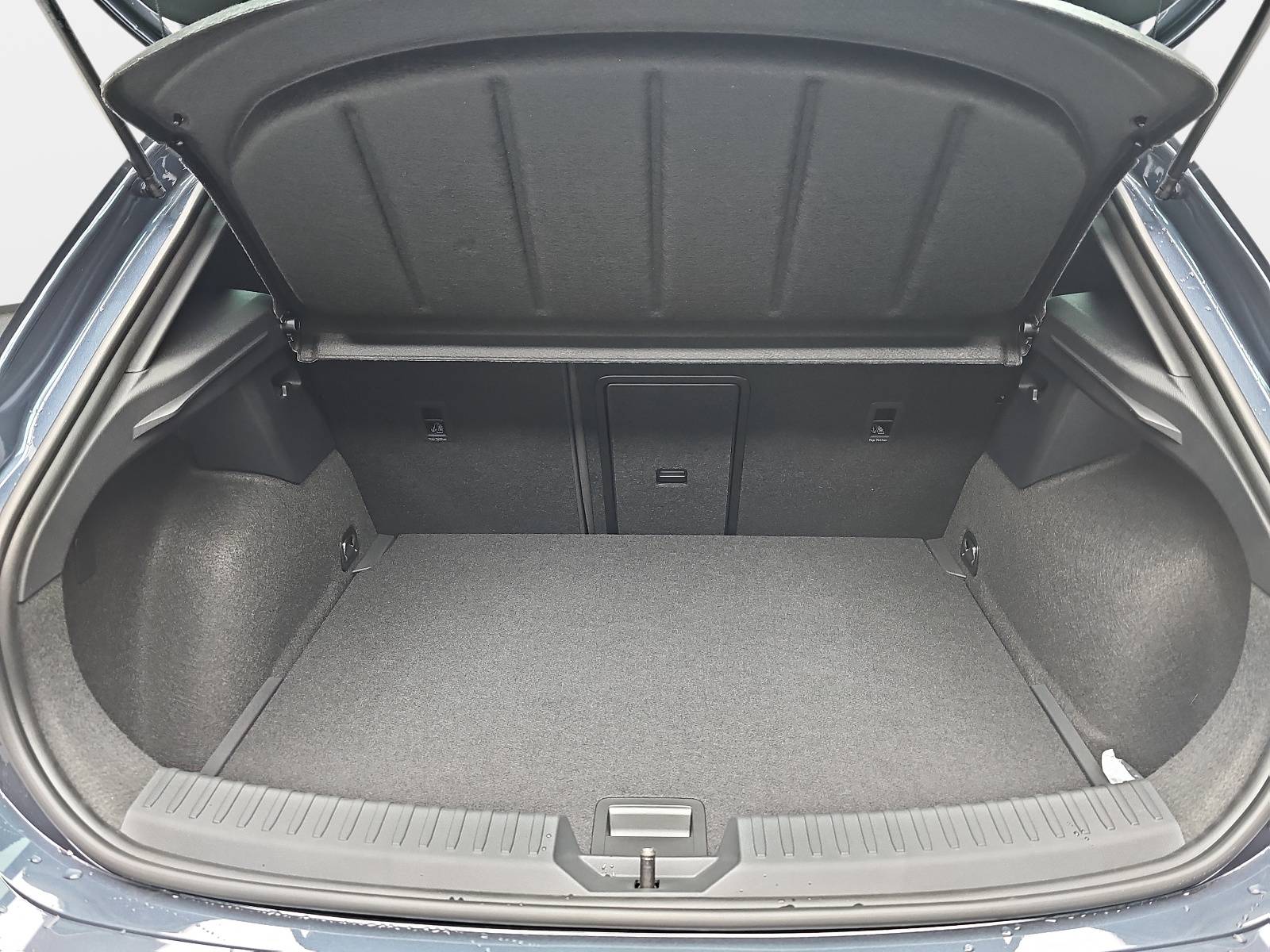 CUPRA LEON 1.5 ETSI DSG LED ACC DCC FULL-LINK WINTER PDC KAME