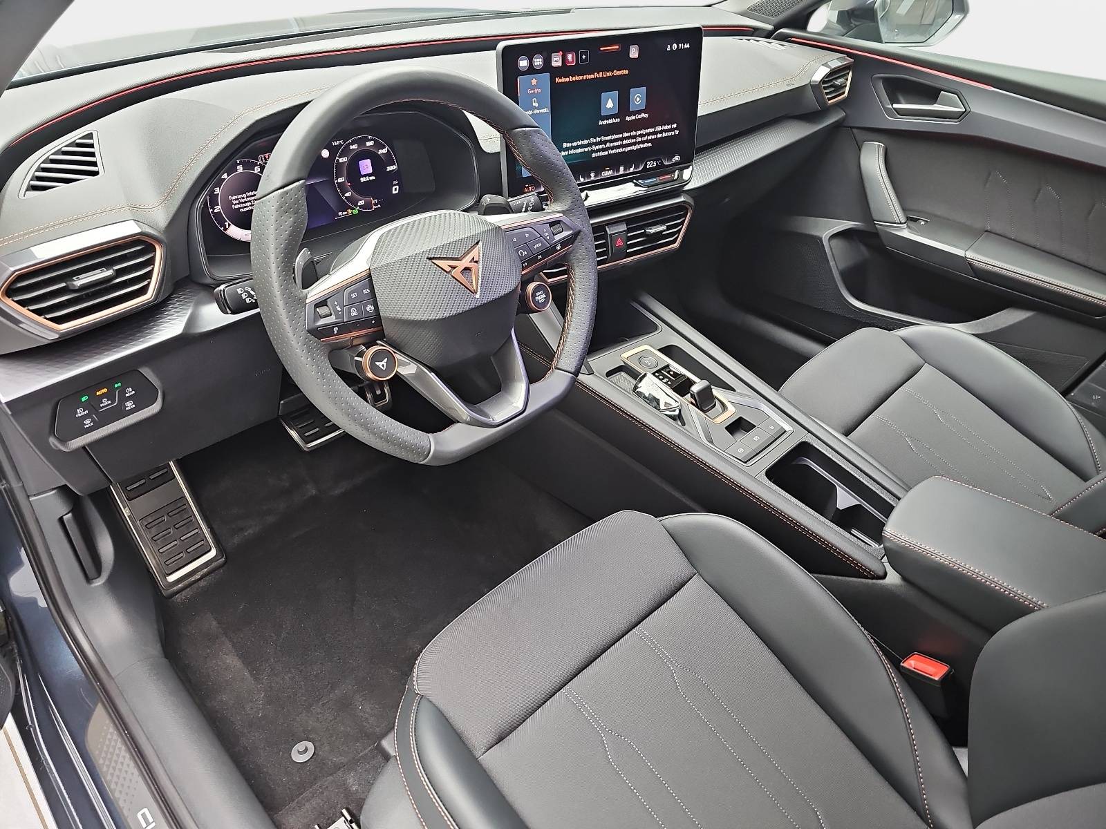 CUPRA LEON 1.5 ETSI DSG LED ACC DCC FULL-LINK WINTER PDC KAME