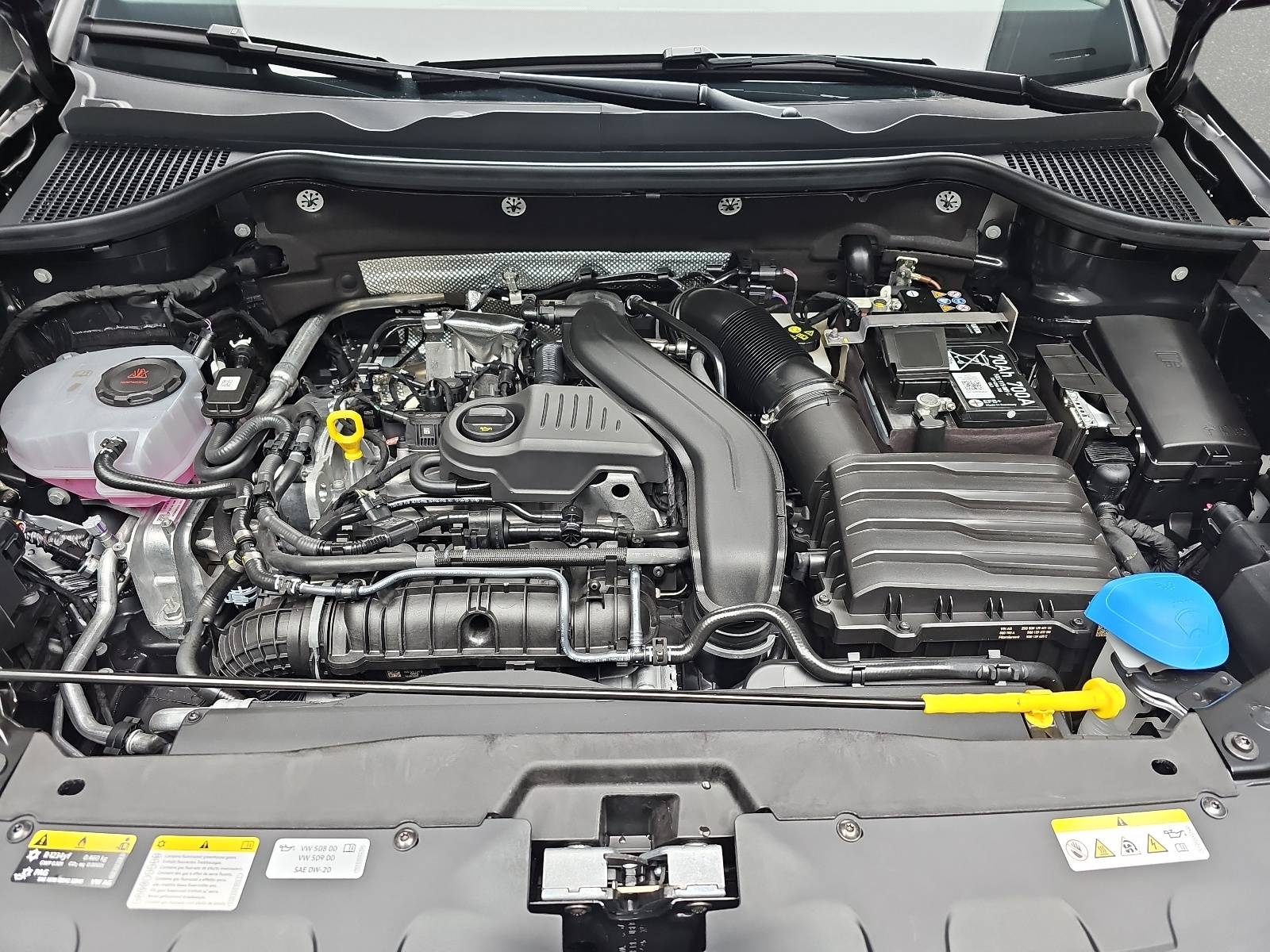 SKODA KAROQ 1.5 TSI DSG SPORTLINE NAVI LED PANO ACC WINTER KAM