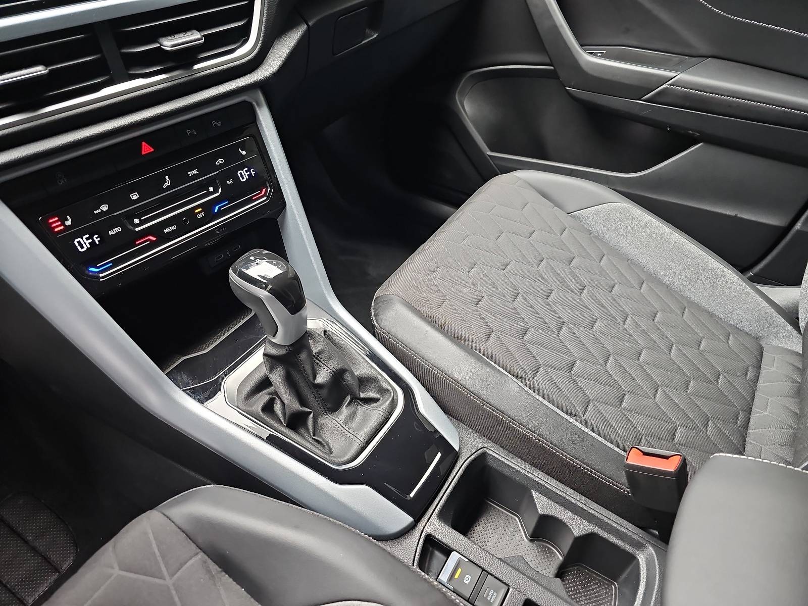 VW T-ROC 1.5 TSI DSG GOAL NAVI LED KLIMAAUTO ACC KAMERA AHK