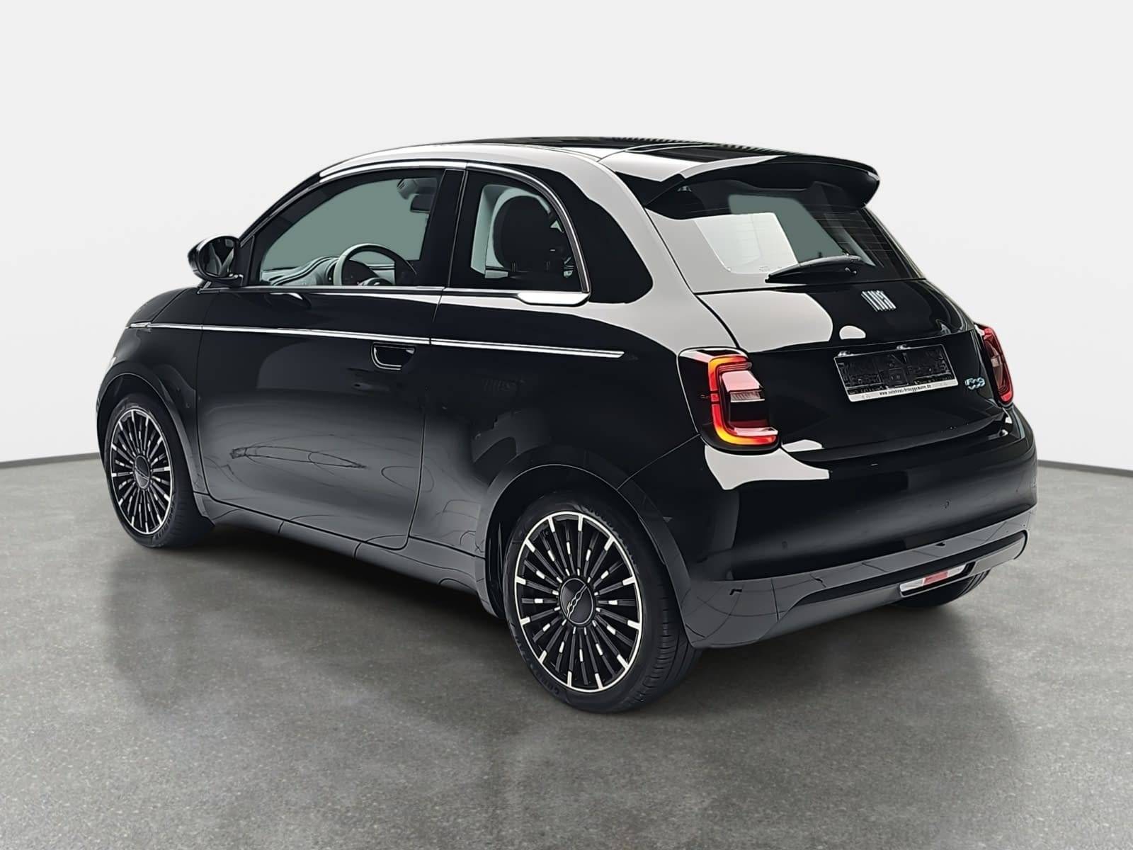 FIAT 500E ELEKTRO 42 KWH BY BOCELLI NAVI KLIMA LED JBL APPLE/ANDROID LM17