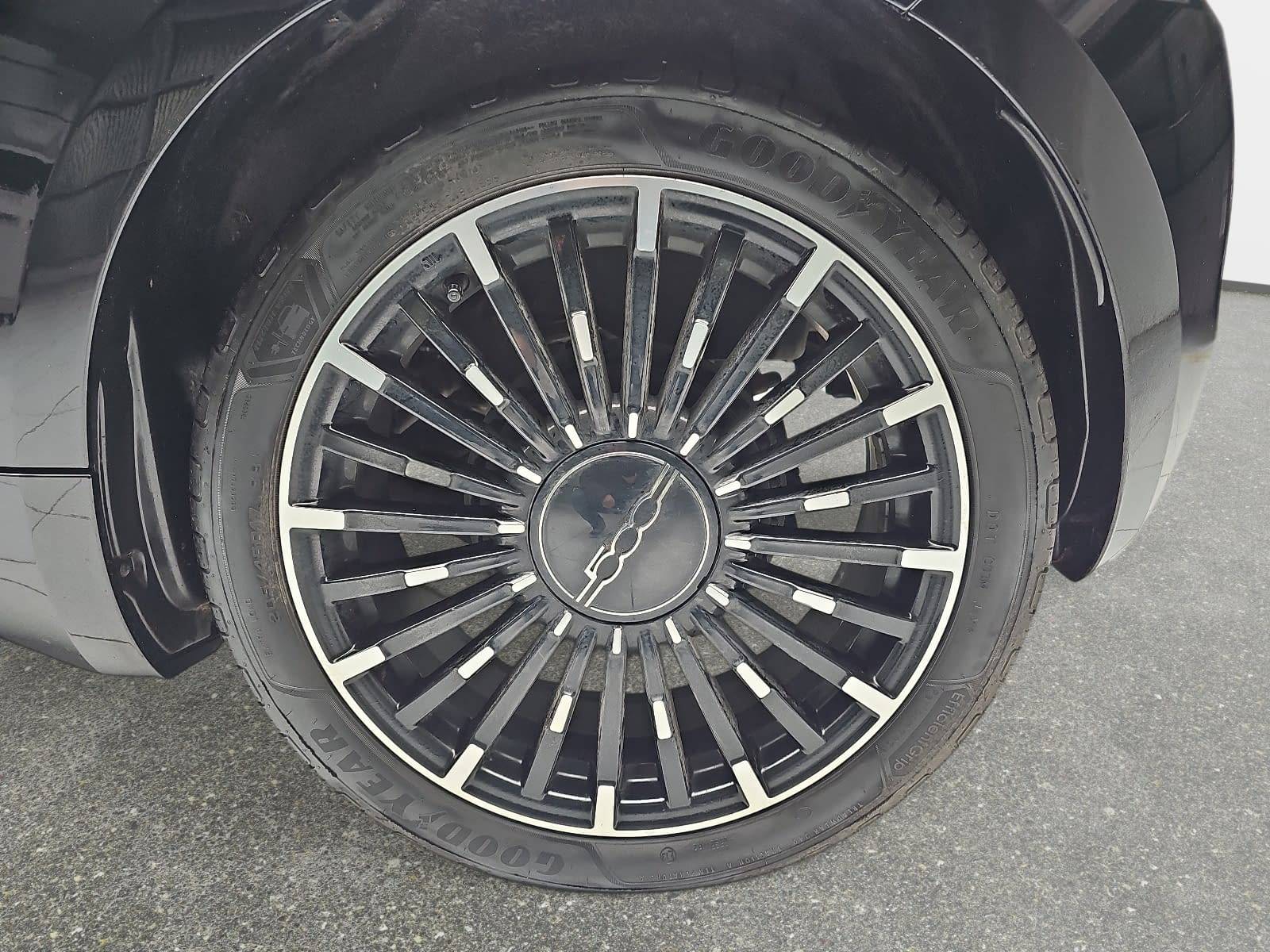 FIAT 500E ELEKTRO 42 KWH BY BOCELLI NAVI KLIMA LED JBL APPLE/ANDROID LM17