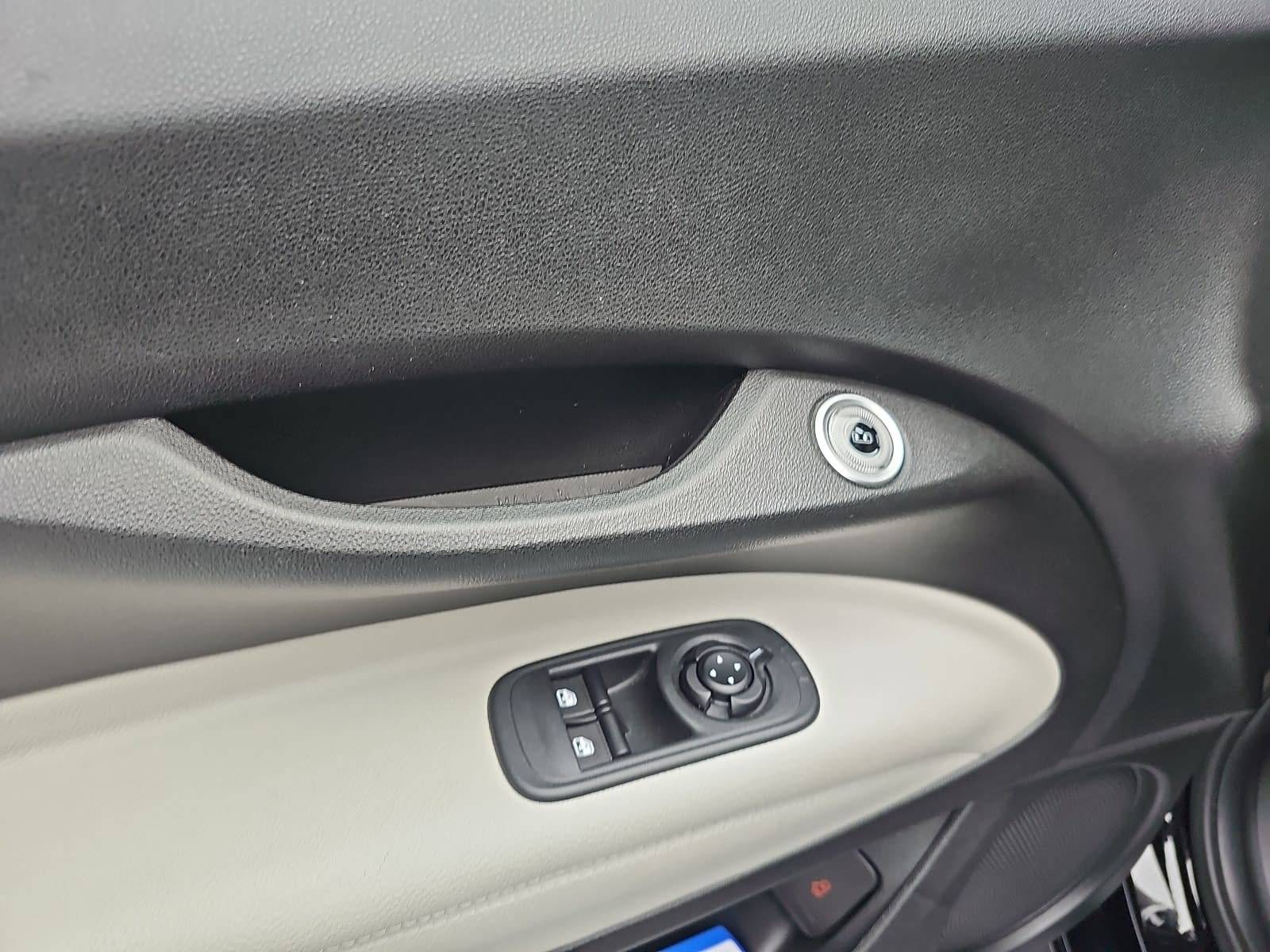 FIAT 500E ELEKTRO 42 KWH BY BOCELLI NAVI KLIMA LED JBL APPLE/ANDROID LM17